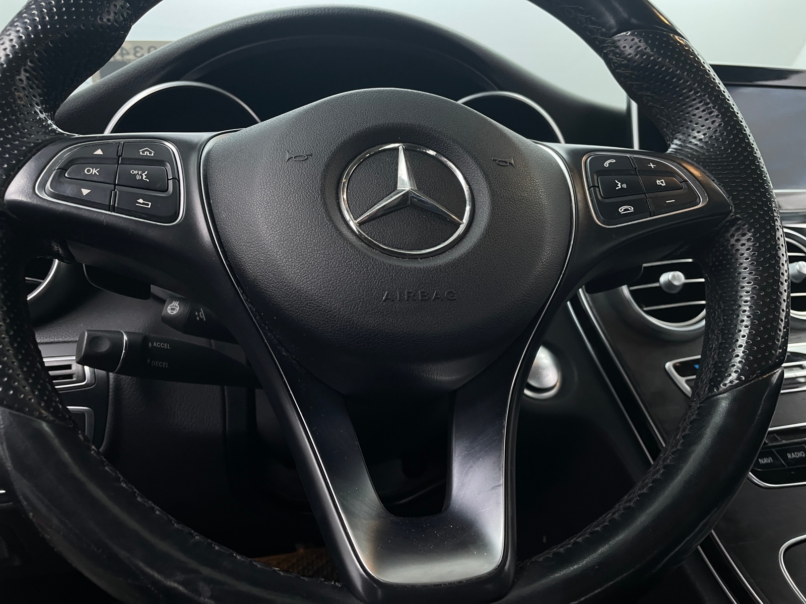 Thumbnail: 2017 Mercedes-Benz C-Class - 4