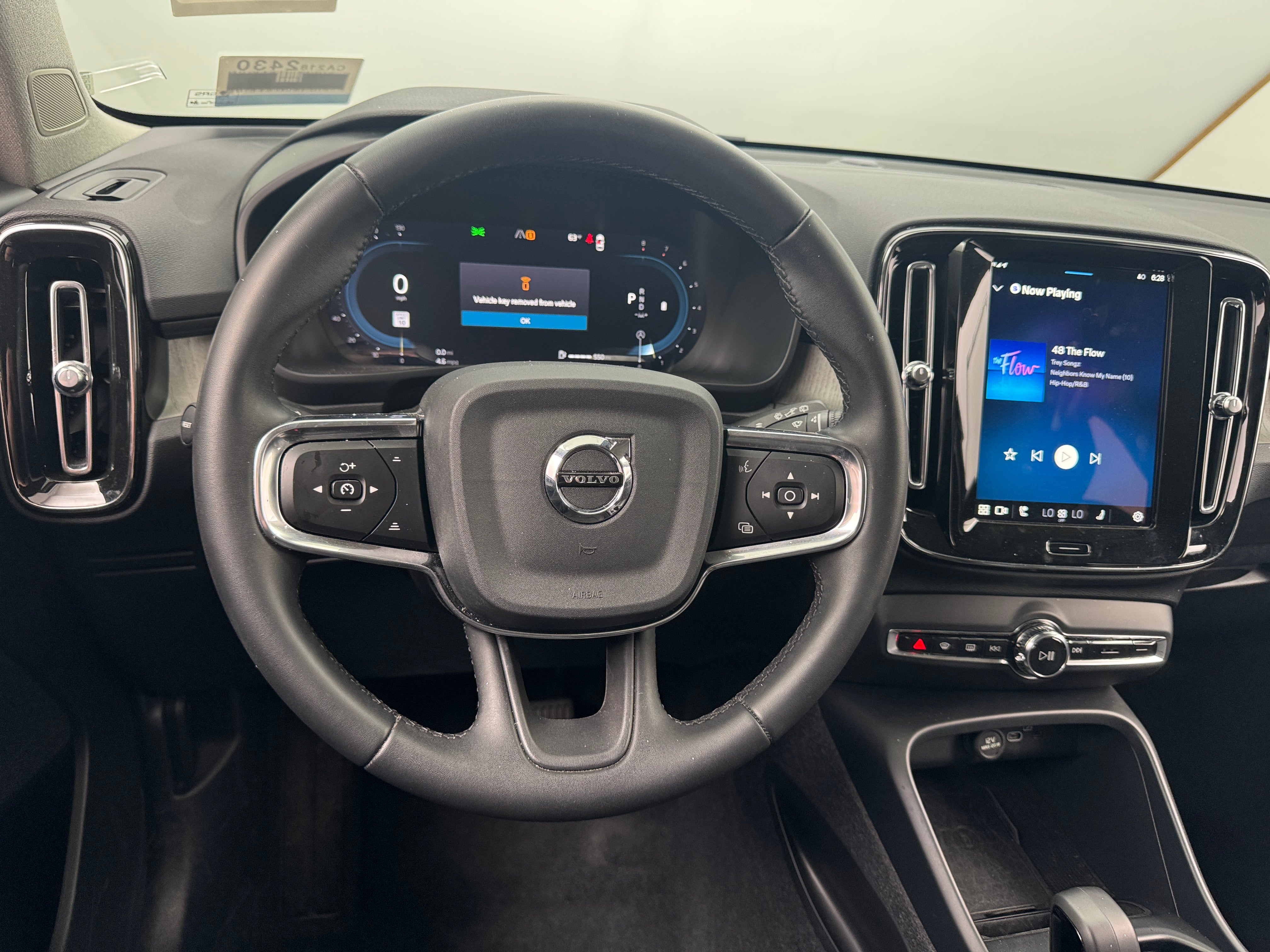 2024 Volvo XC40 B5 Core 4
