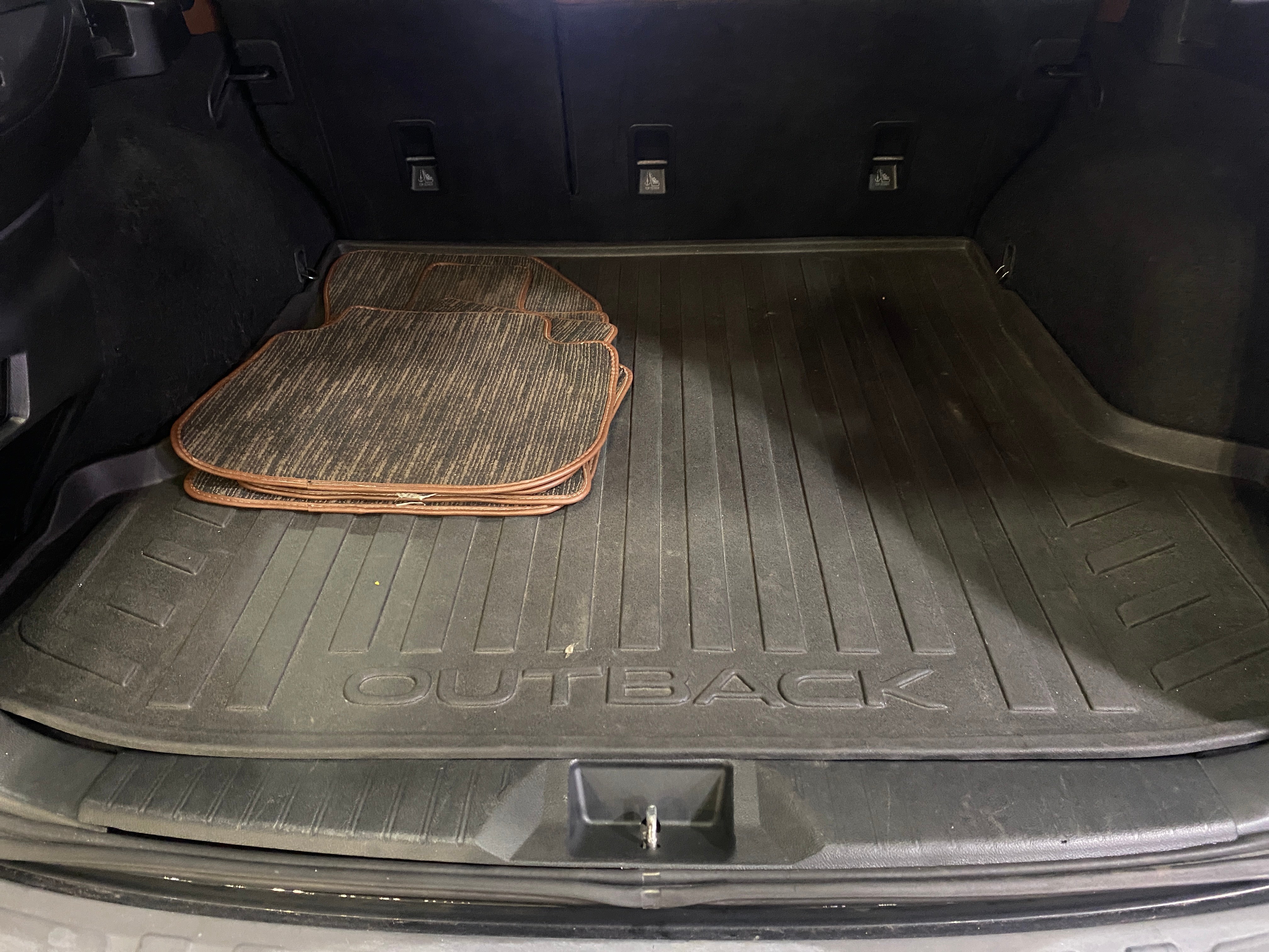 2017 Subaru Outback 3.6R Touring 6