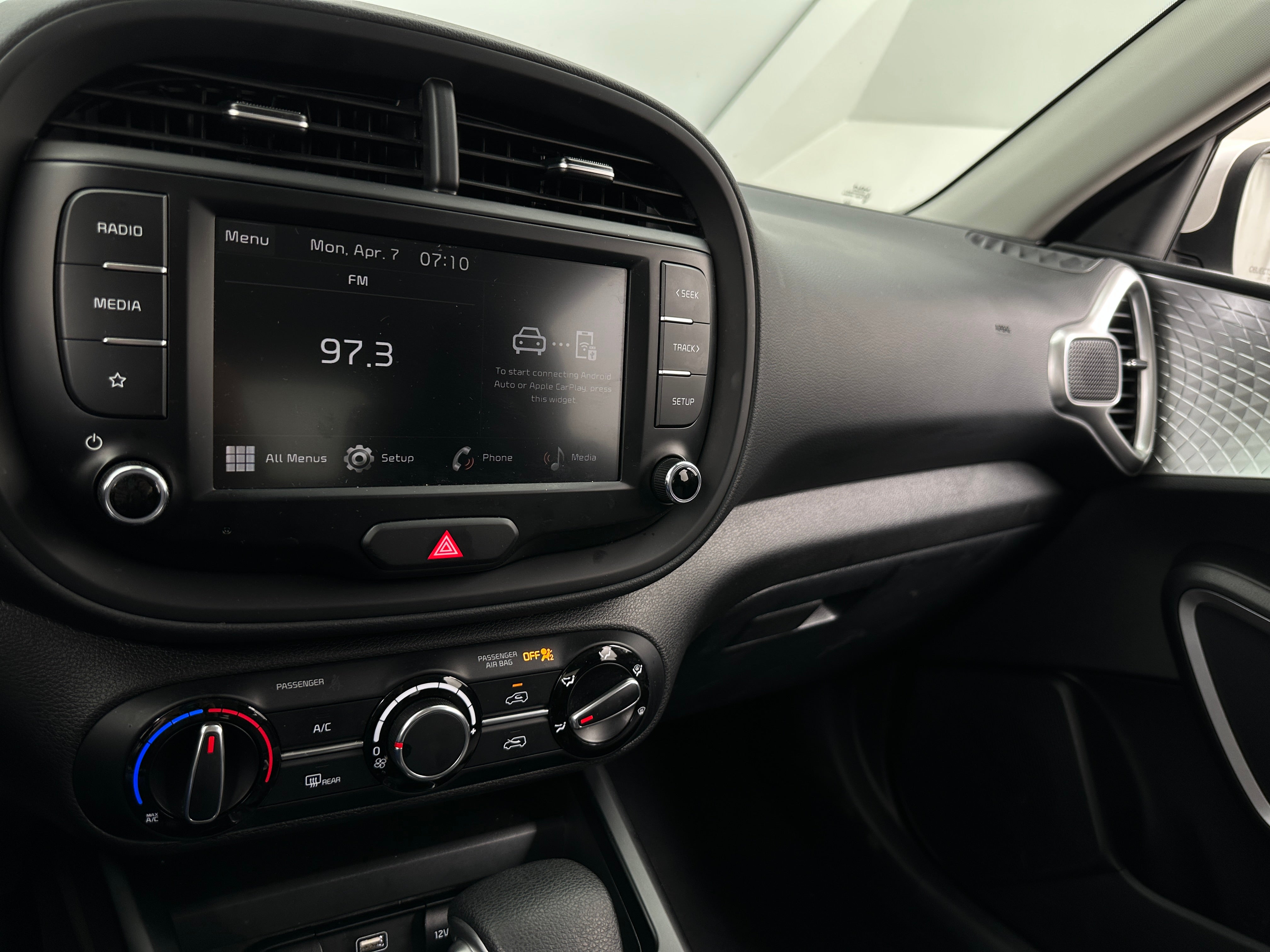 2024 Kia Soul LX 4