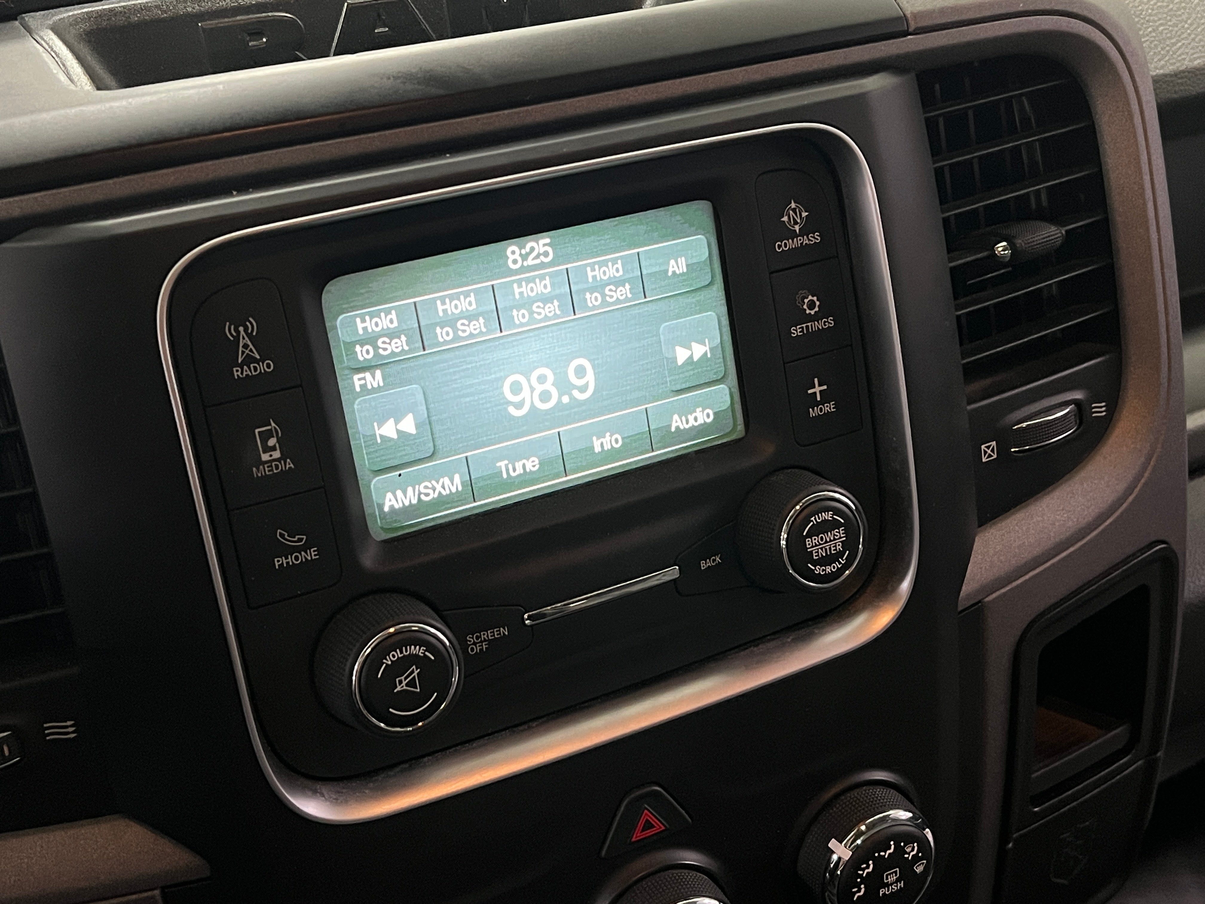 2017 RAM 2500 Tradesman 4