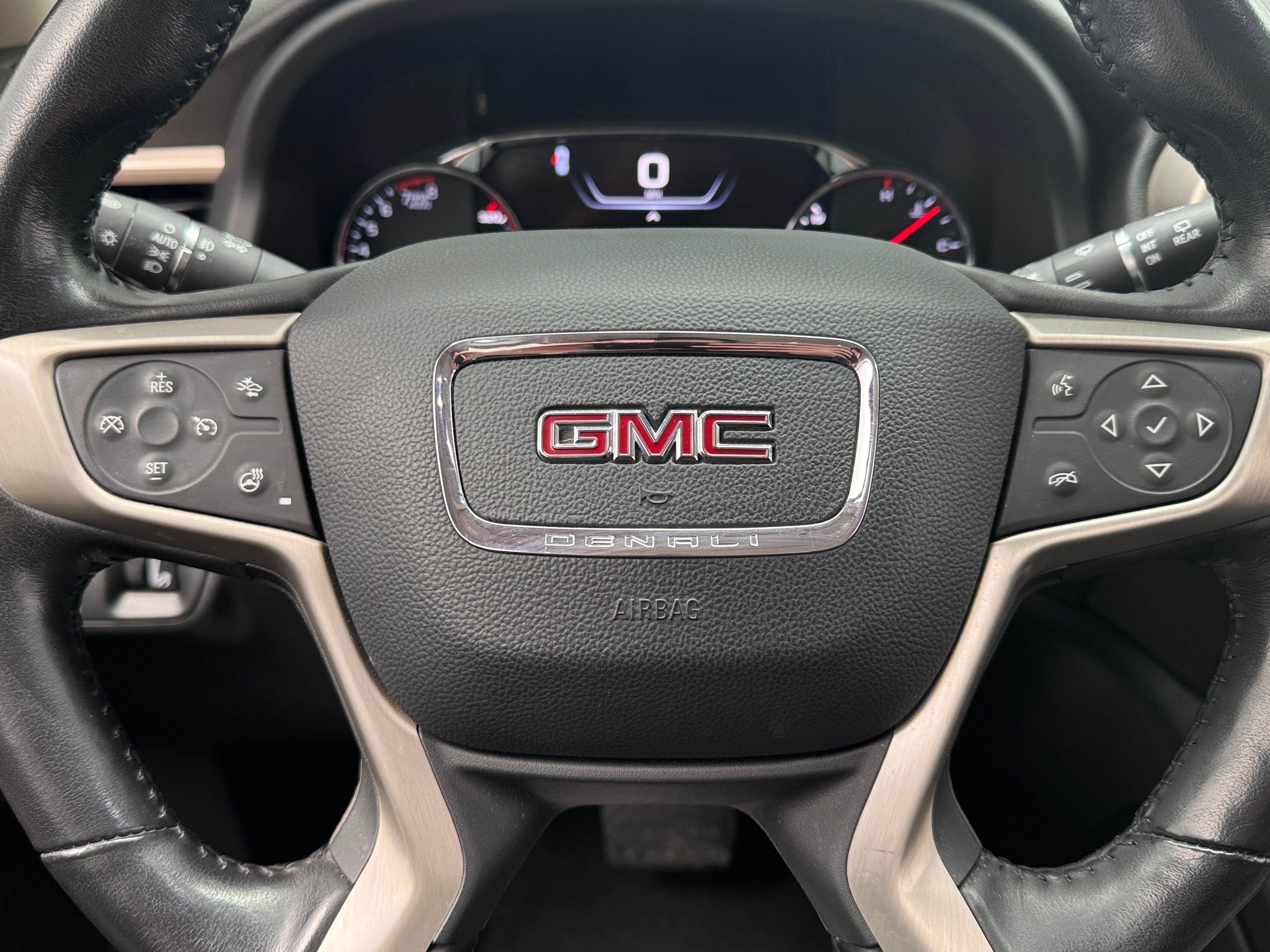 2020 GMC Acadia Denali 4