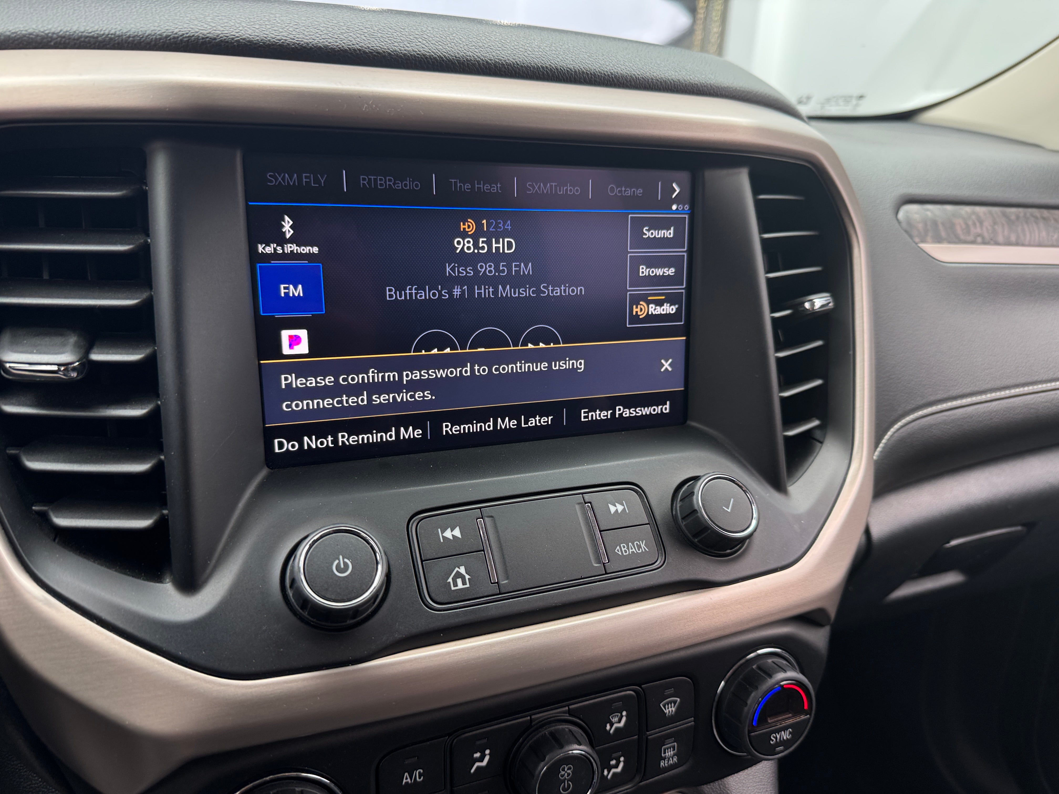 2020 GMC Acadia Denali 3