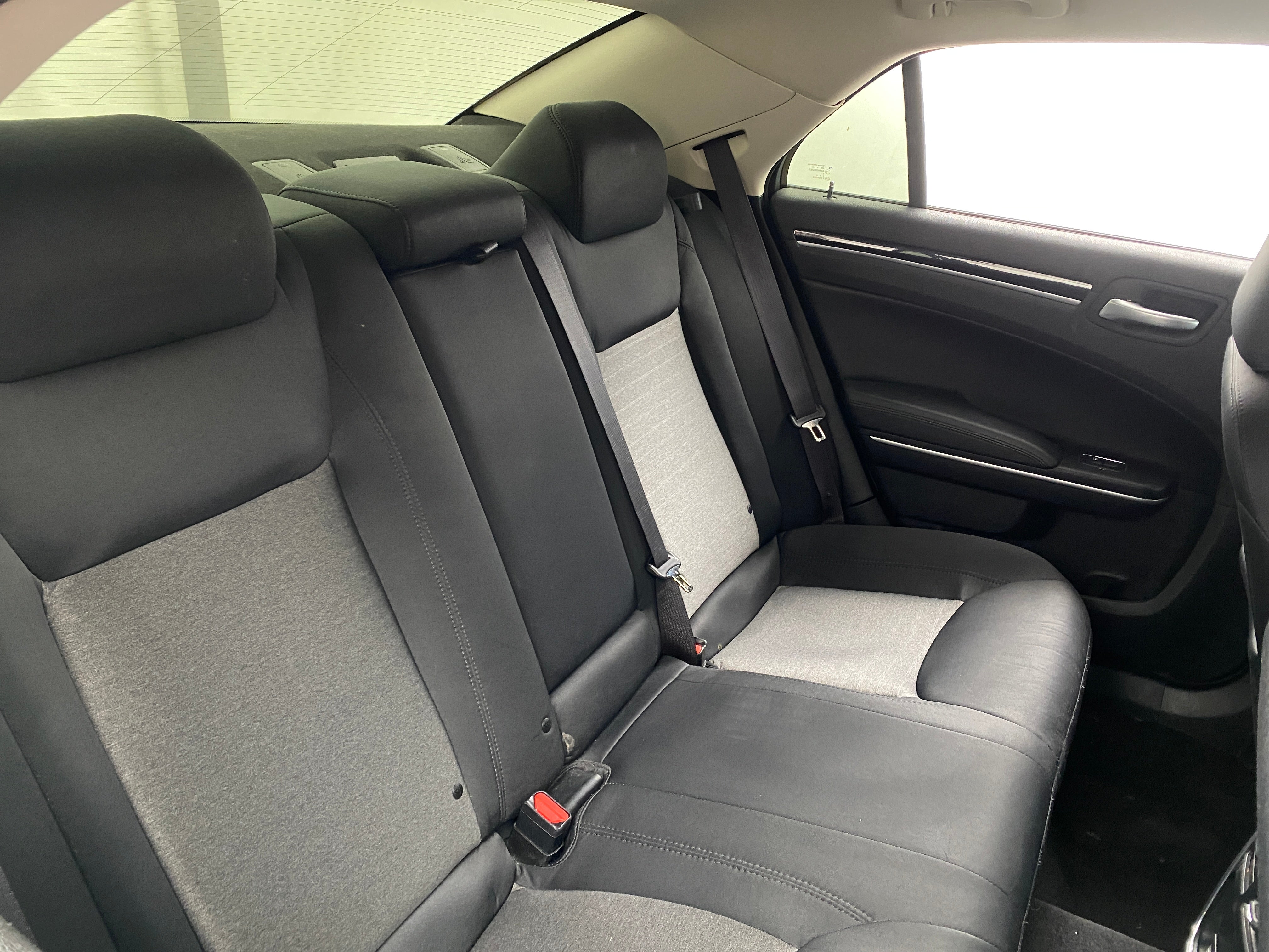 2023 Chrysler 300 Touring 6