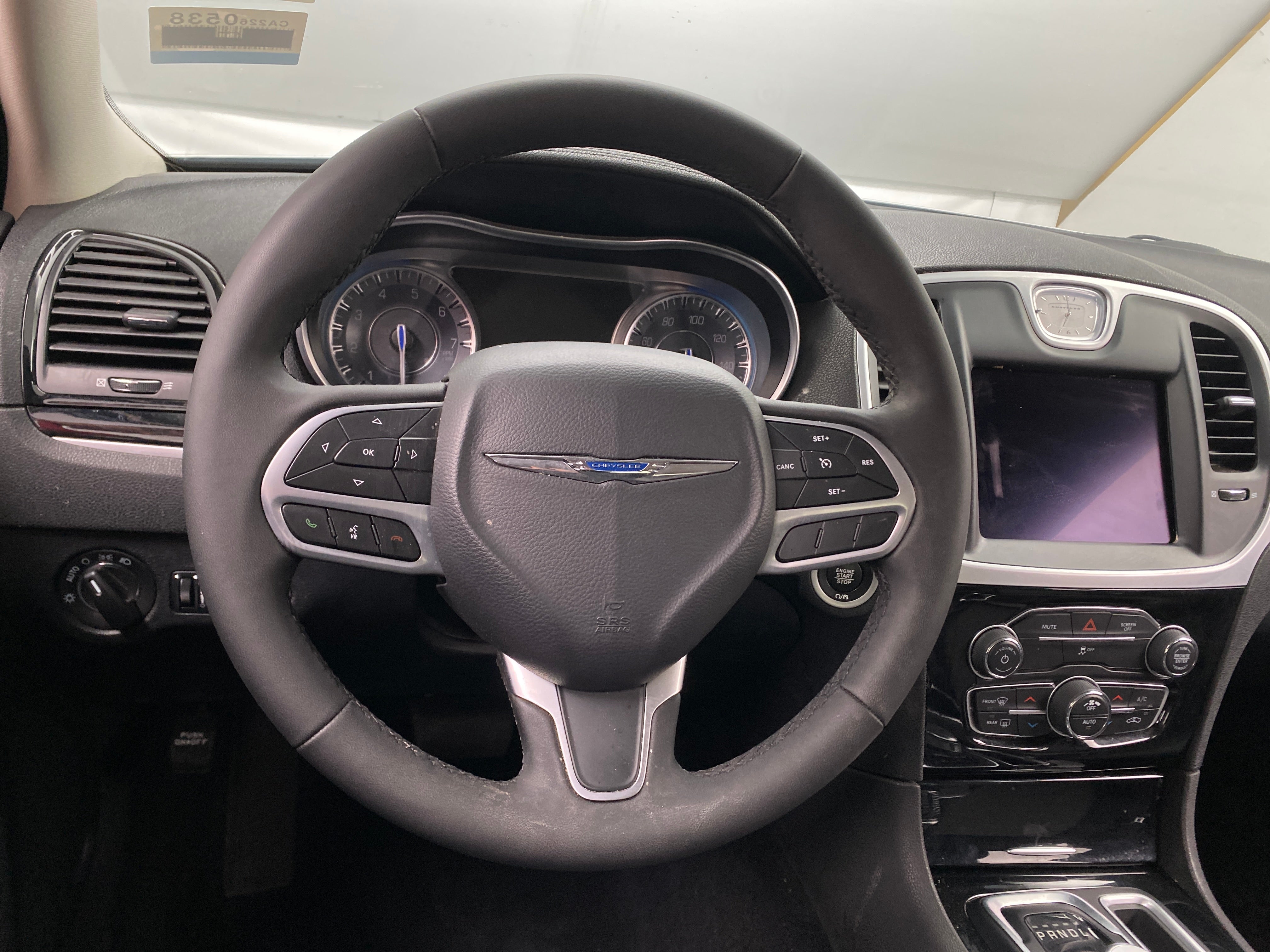 2023 Chrysler 300 Touring 5