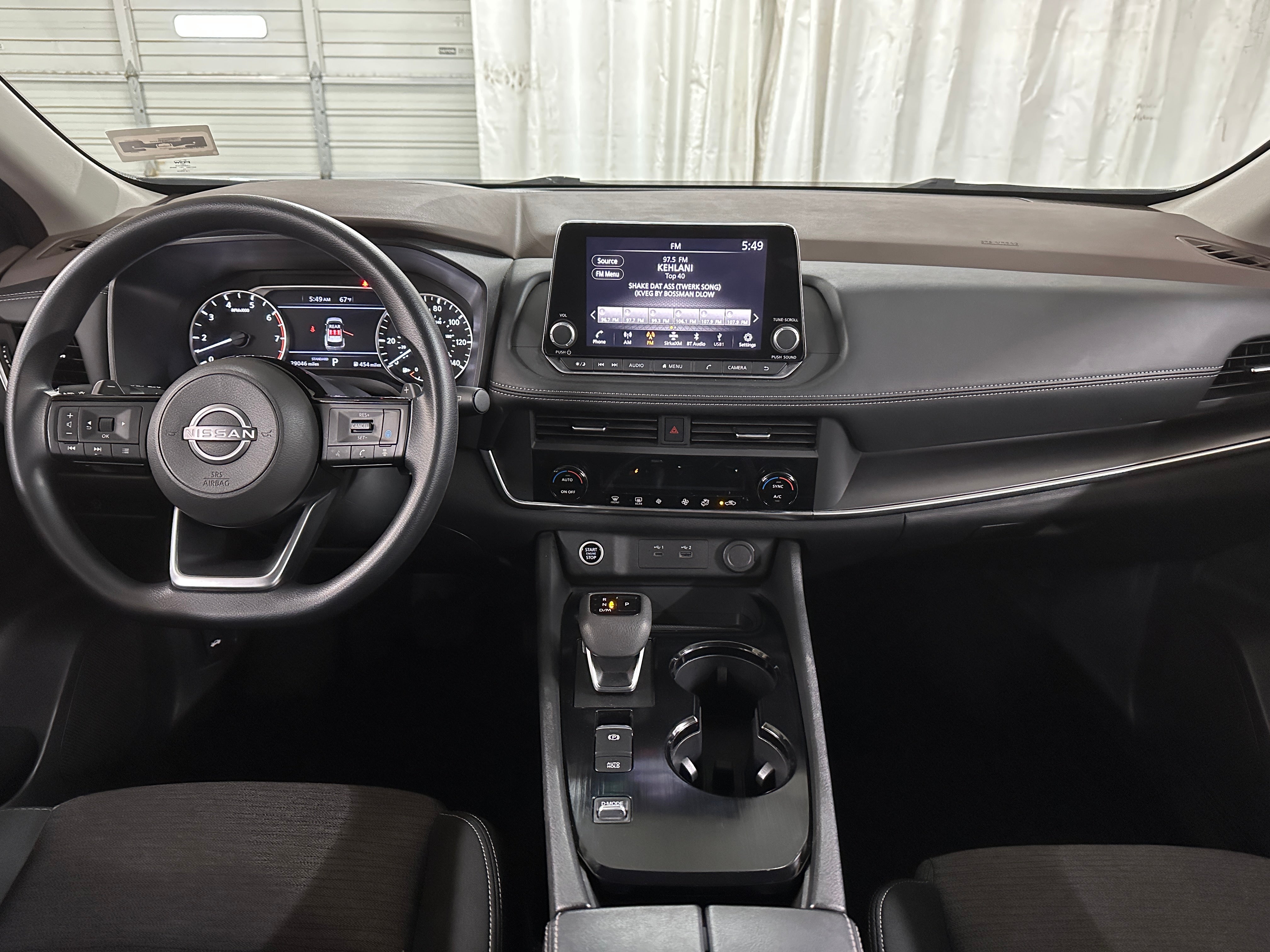 2023 Nissan Rogue SV 3