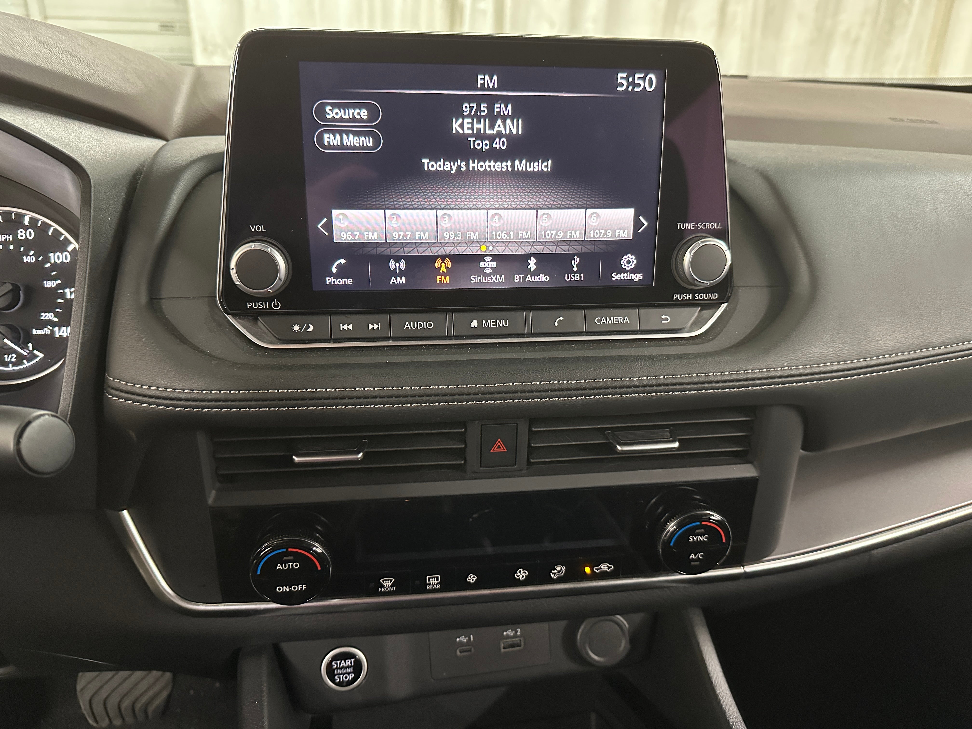 2023 Nissan Rogue SV 4