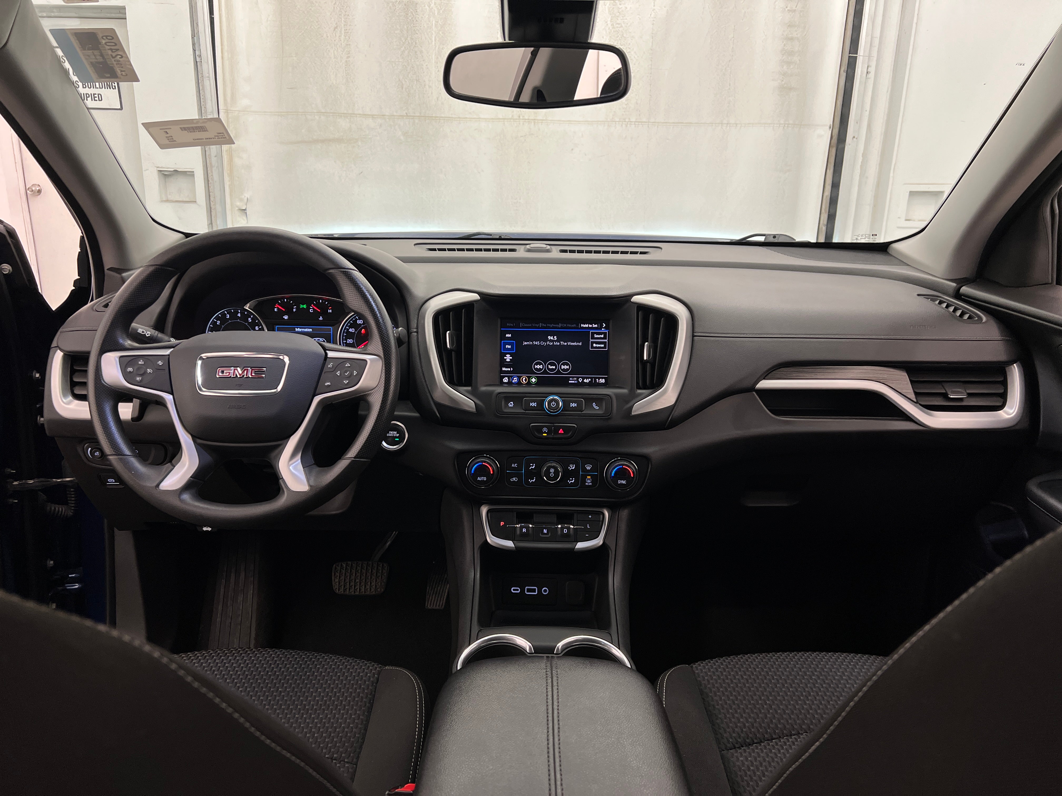 2022 GMC Terrain SLE 3