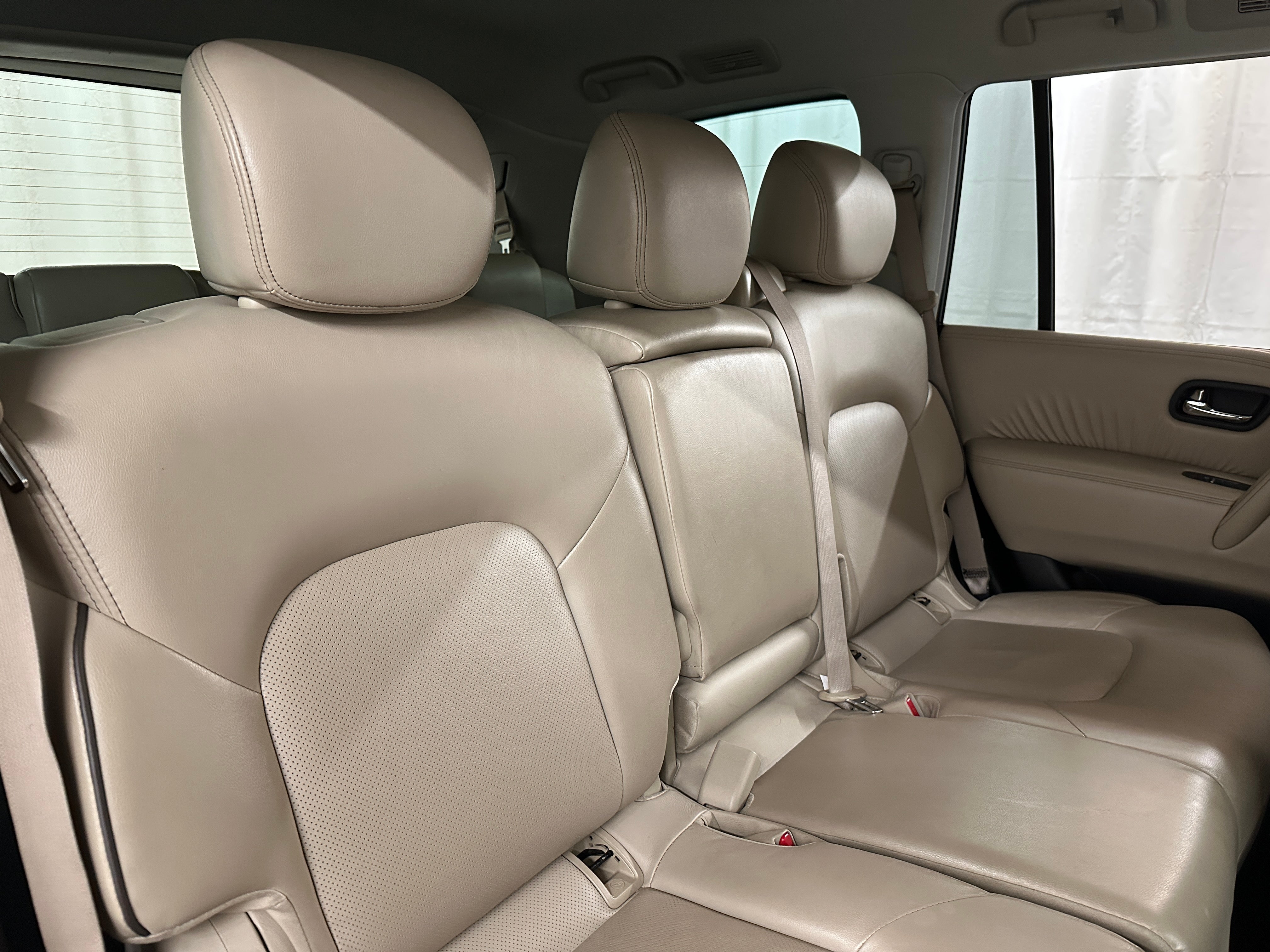 2023 Nissan Armada SL 5