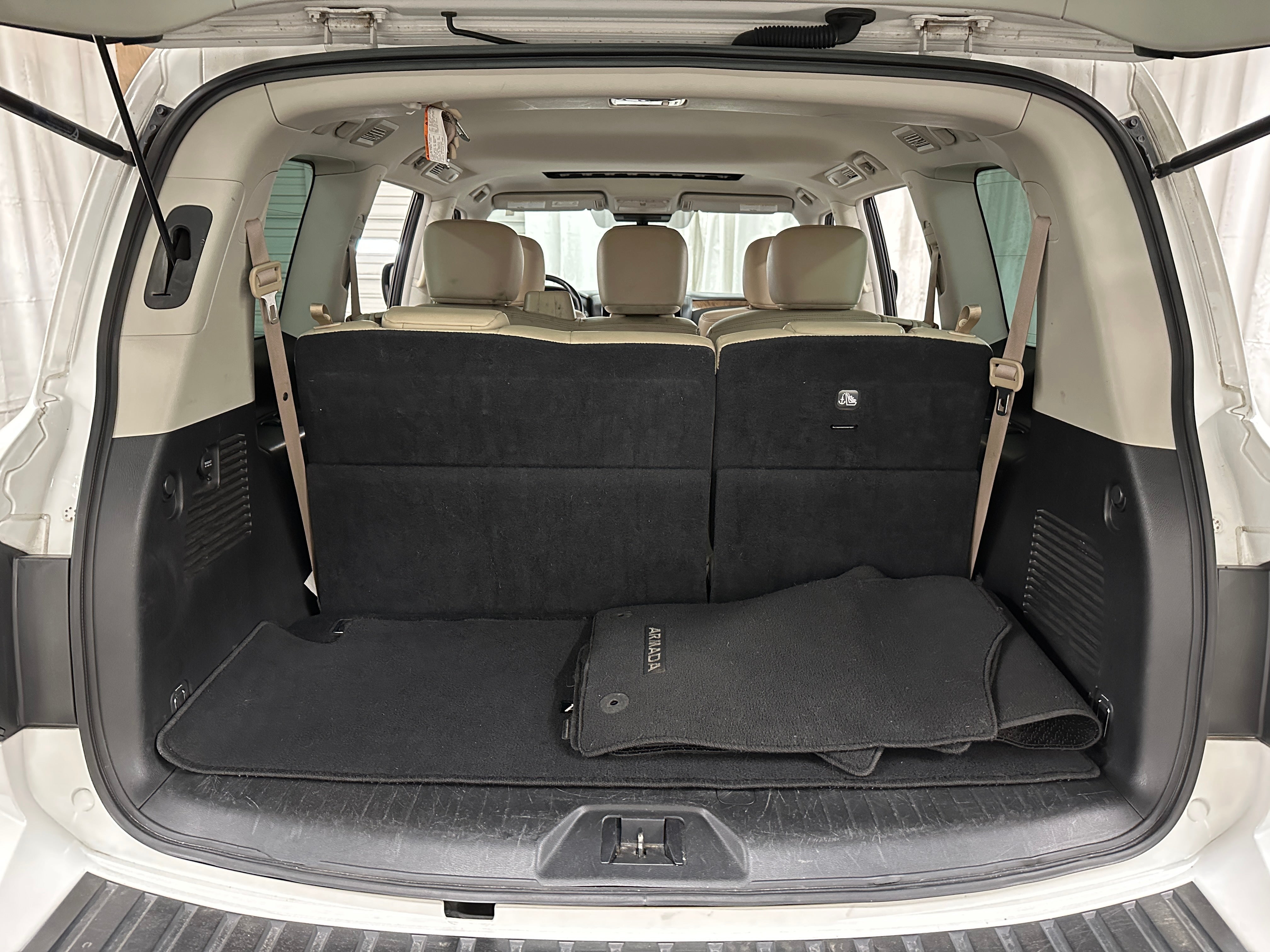 2023 Nissan Armada SL 6