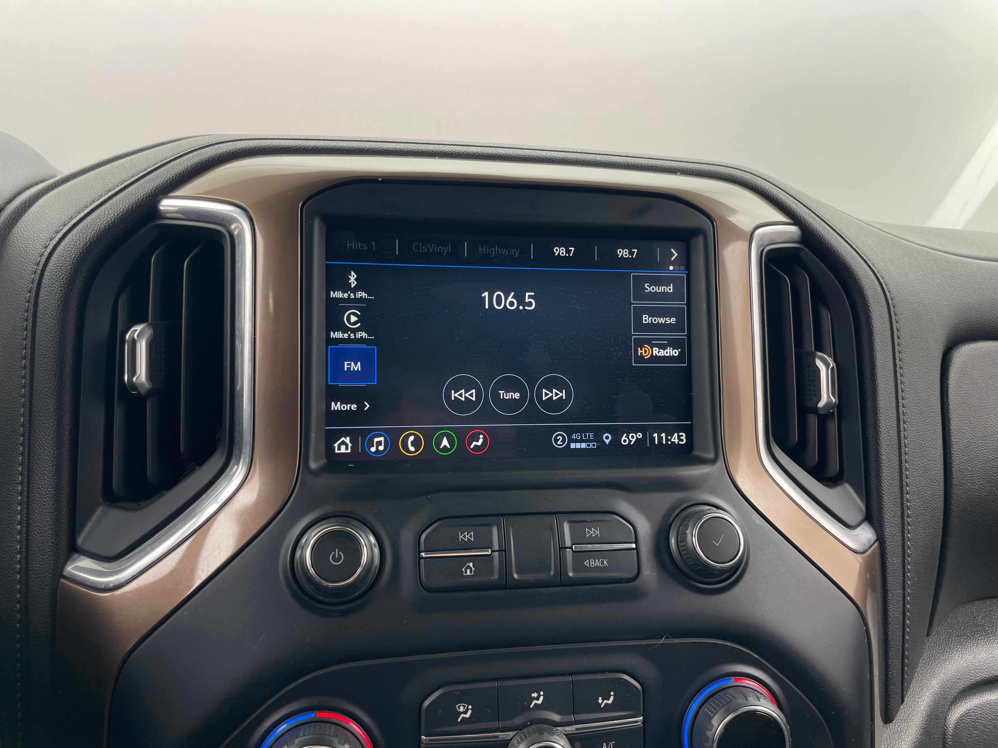 2021 Chevrolet Silverado 1500 High Country 3