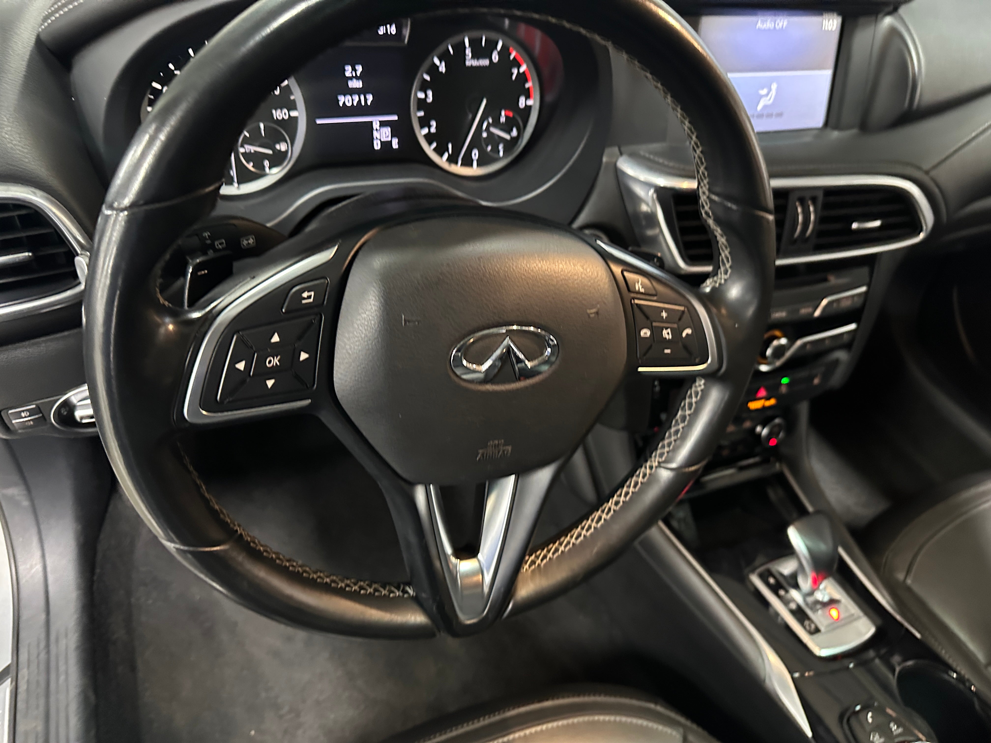 2018 INFINITI QX30 Premium 4