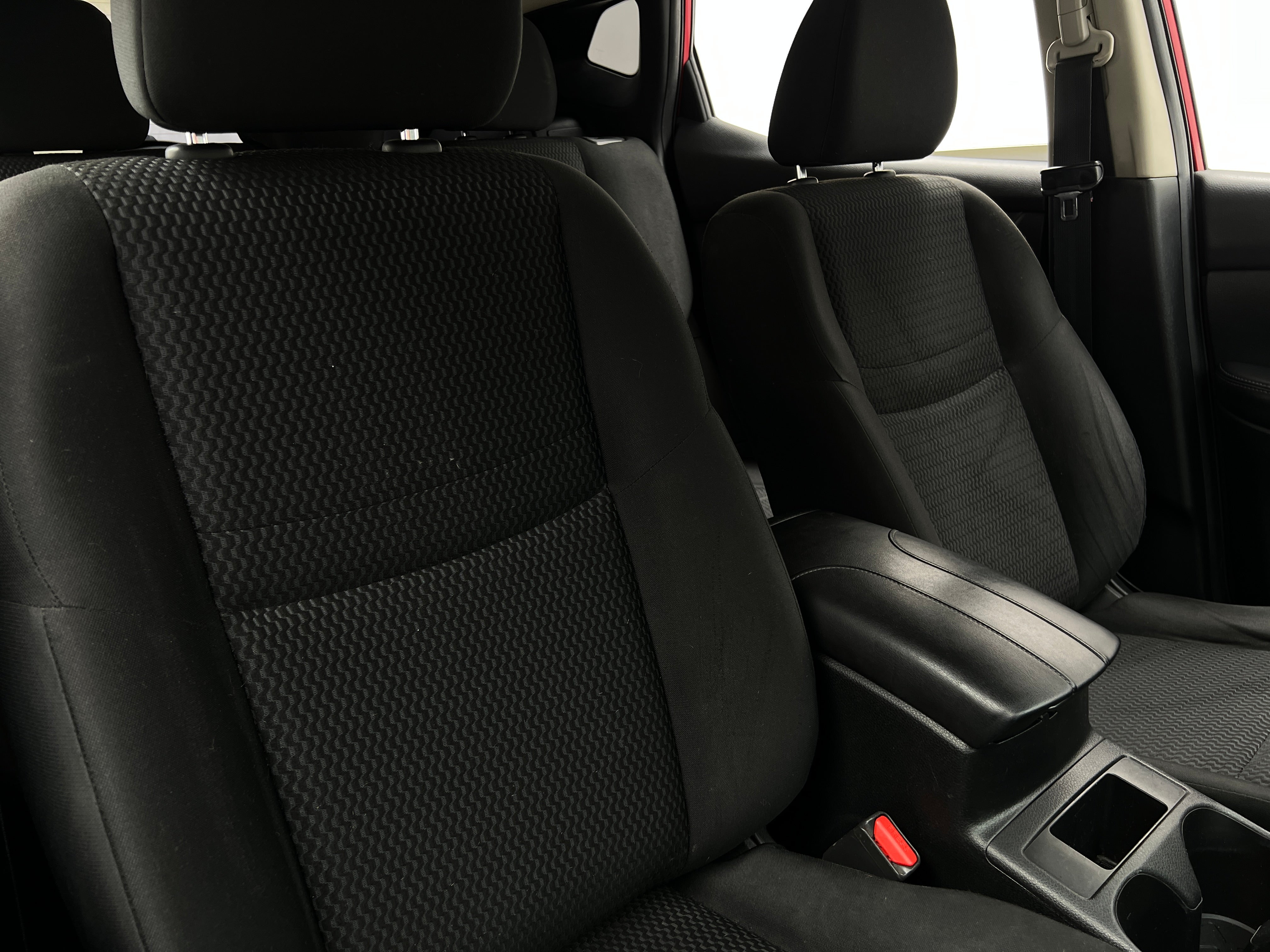 2018 Nissan Rogue Sport S 2