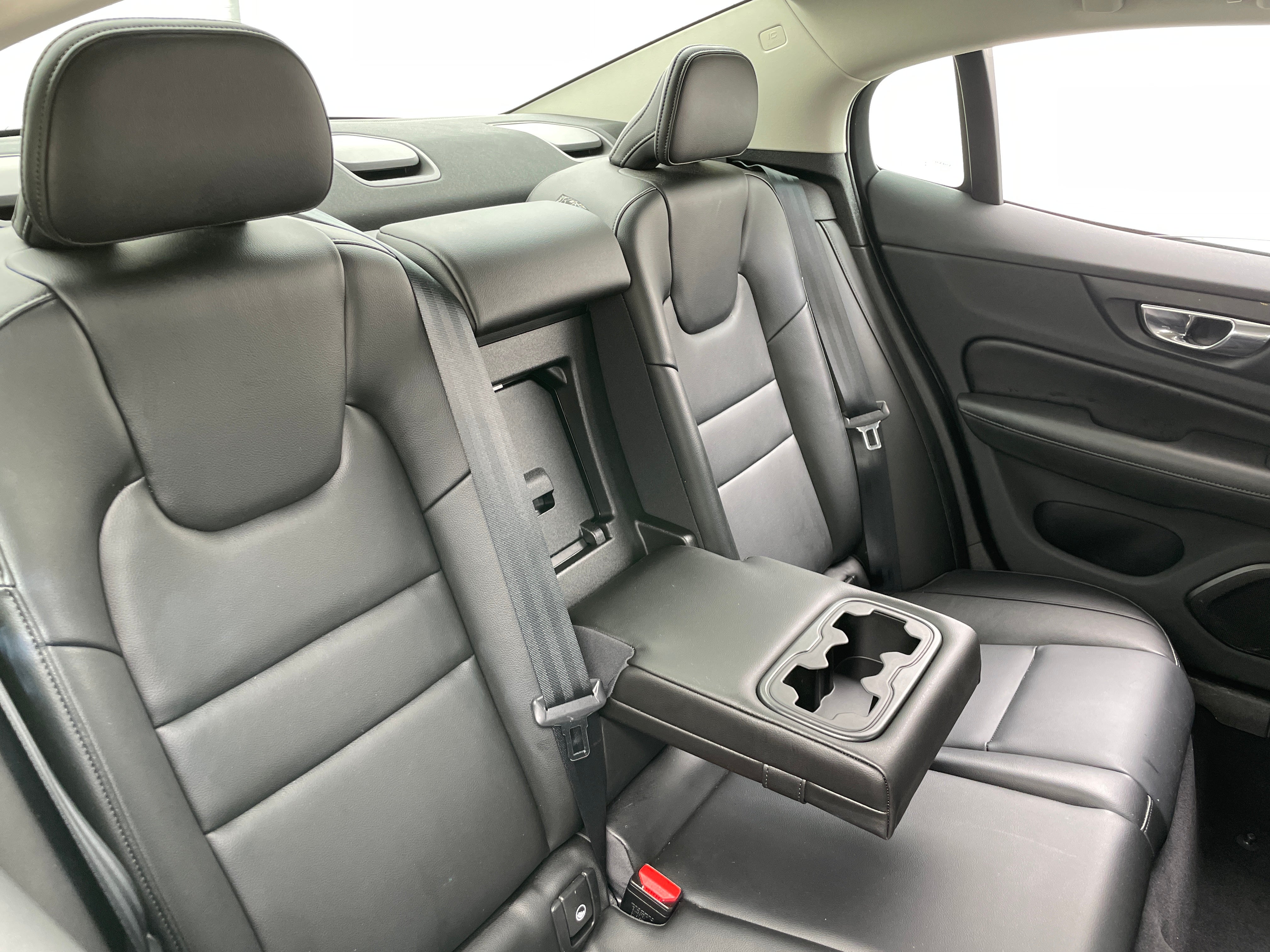 2020 Volvo S60 T6 Momentum 5