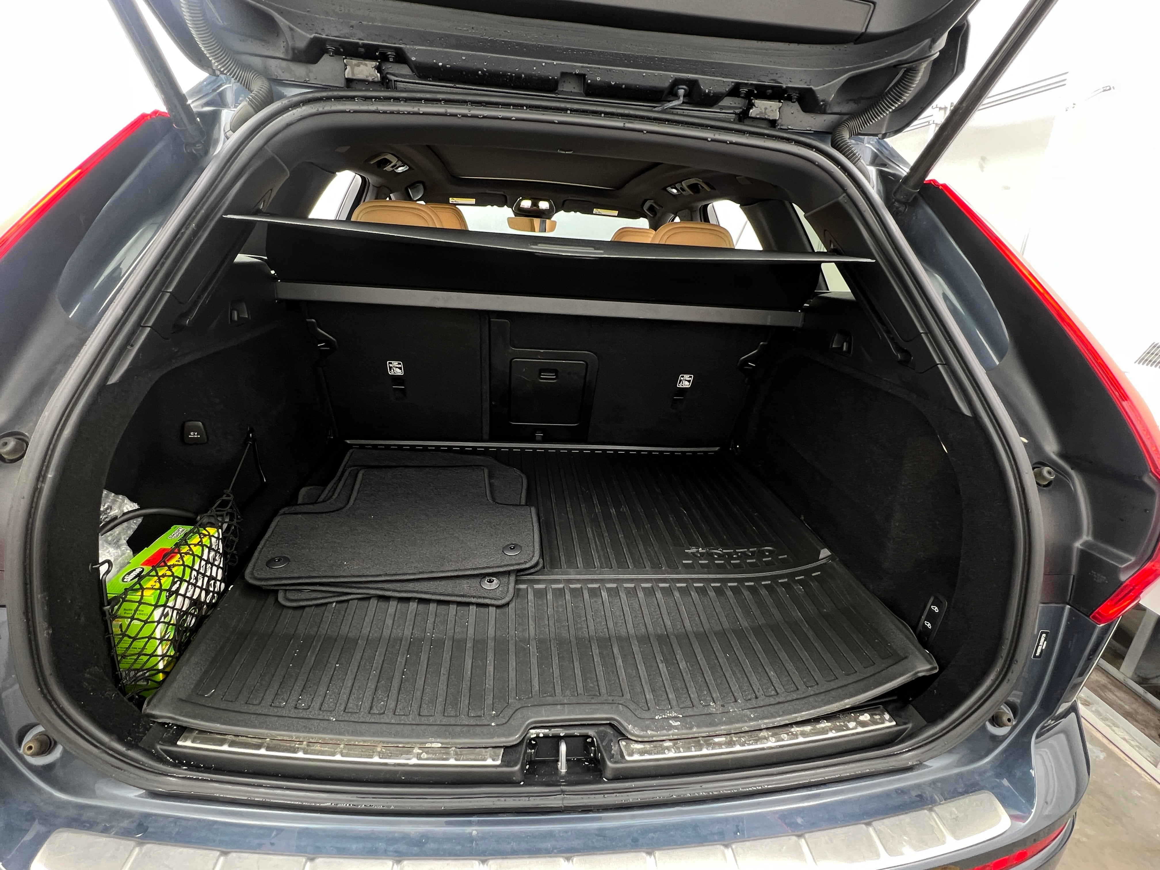 2022 Volvo XC60 Recharge Core 6