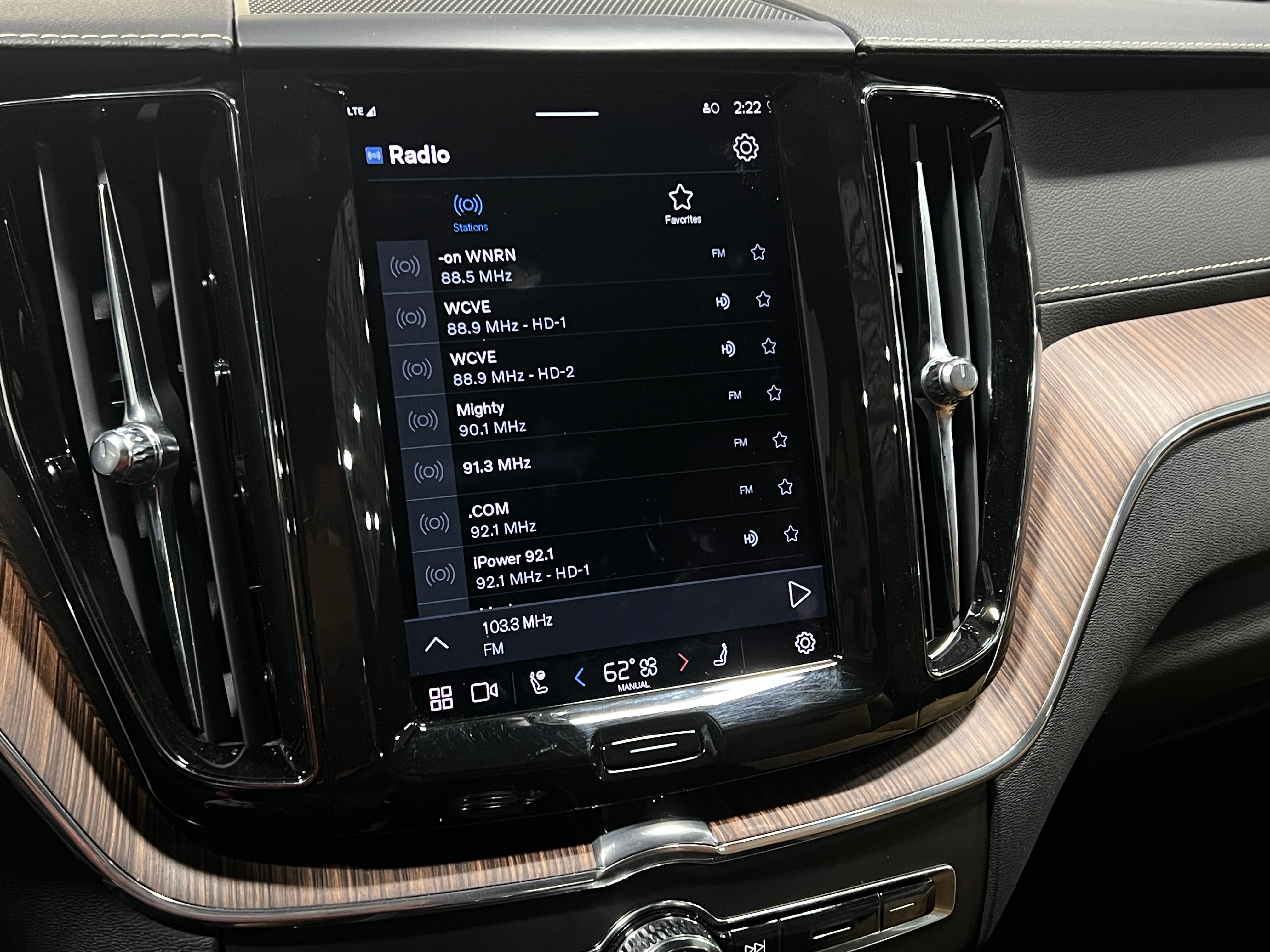 2022 Volvo XC60 Recharge Core 3