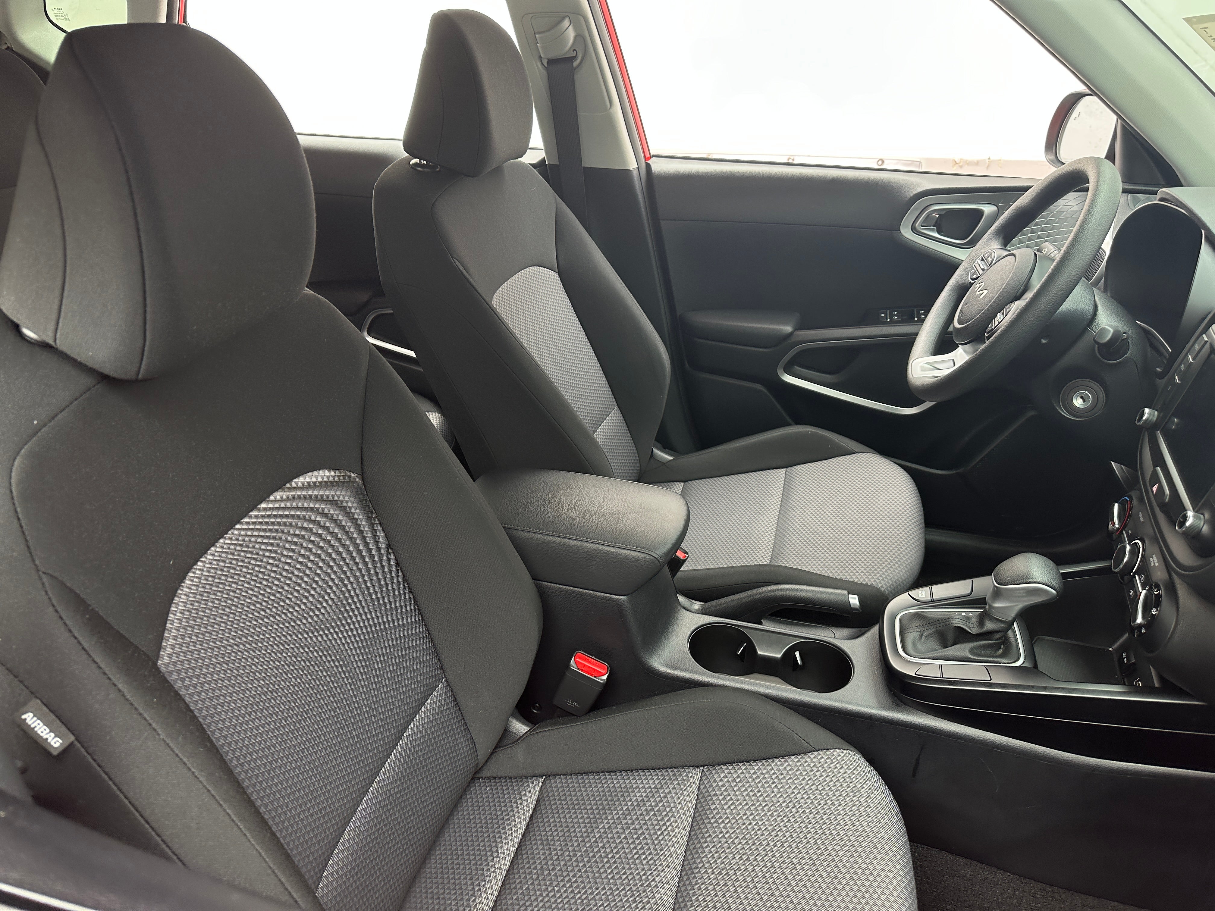 2024 Kia Soul LX 2