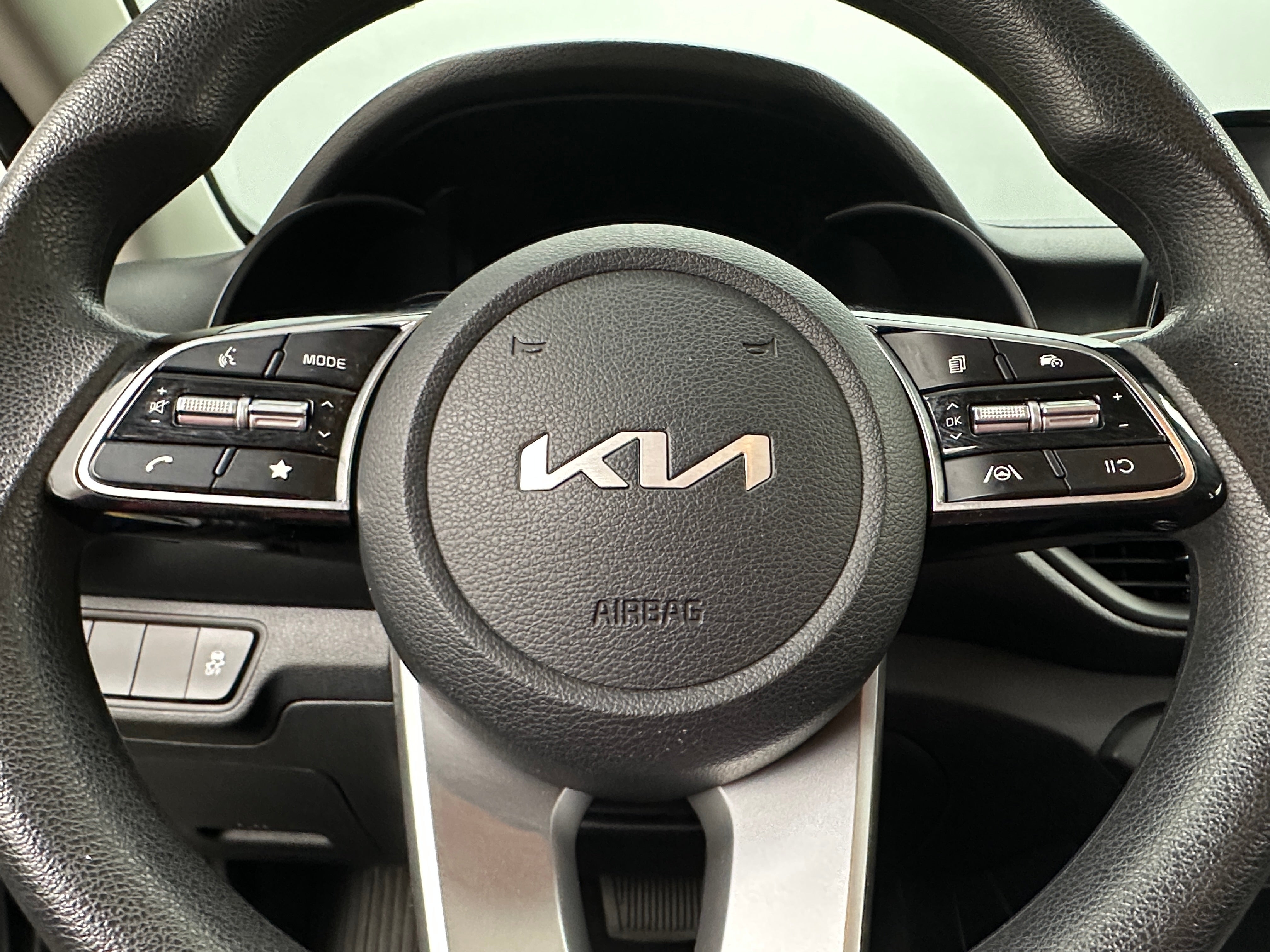 2024 Kia Forte LXS 5
