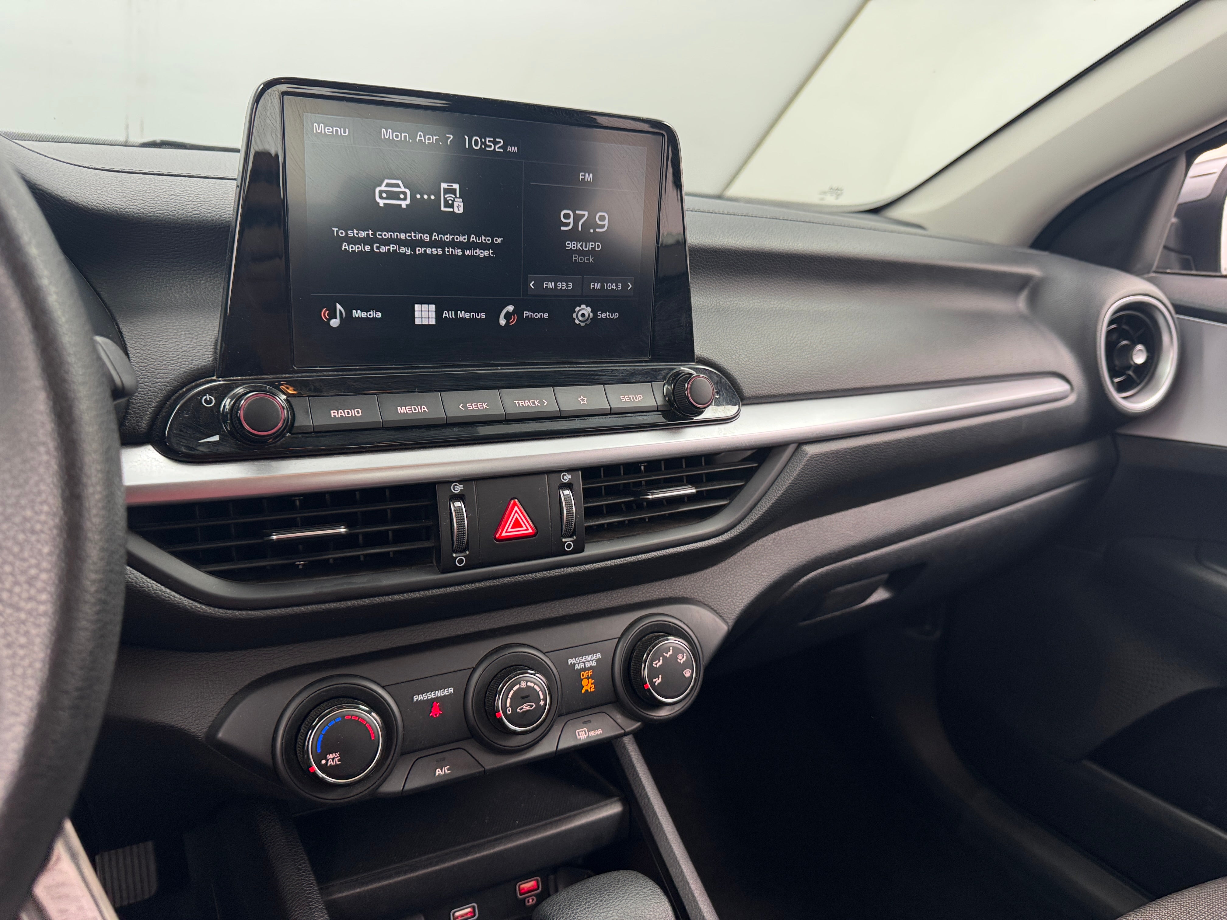 2024 Kia Forte LXS 4