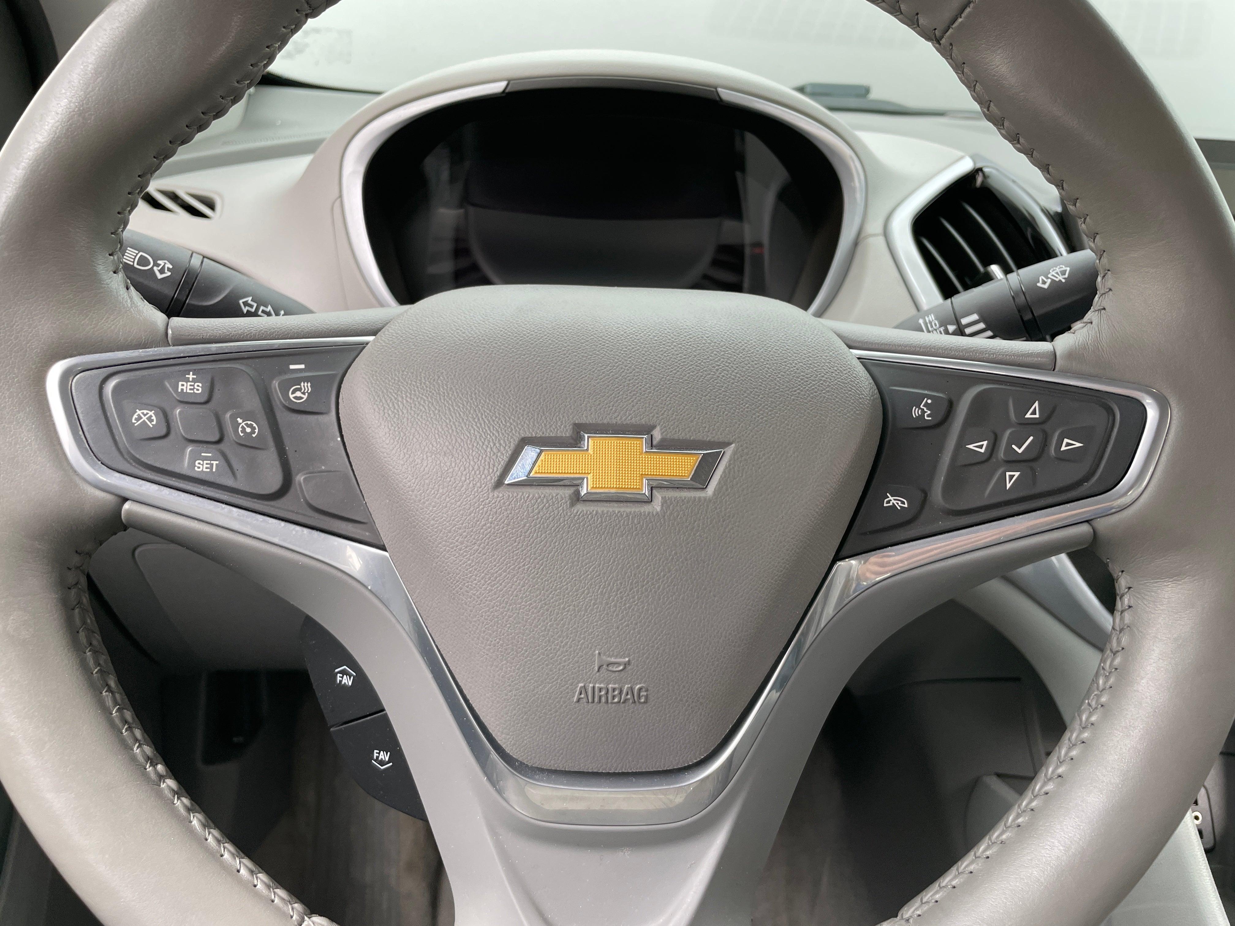 2016 Chevrolet Volt LT 4