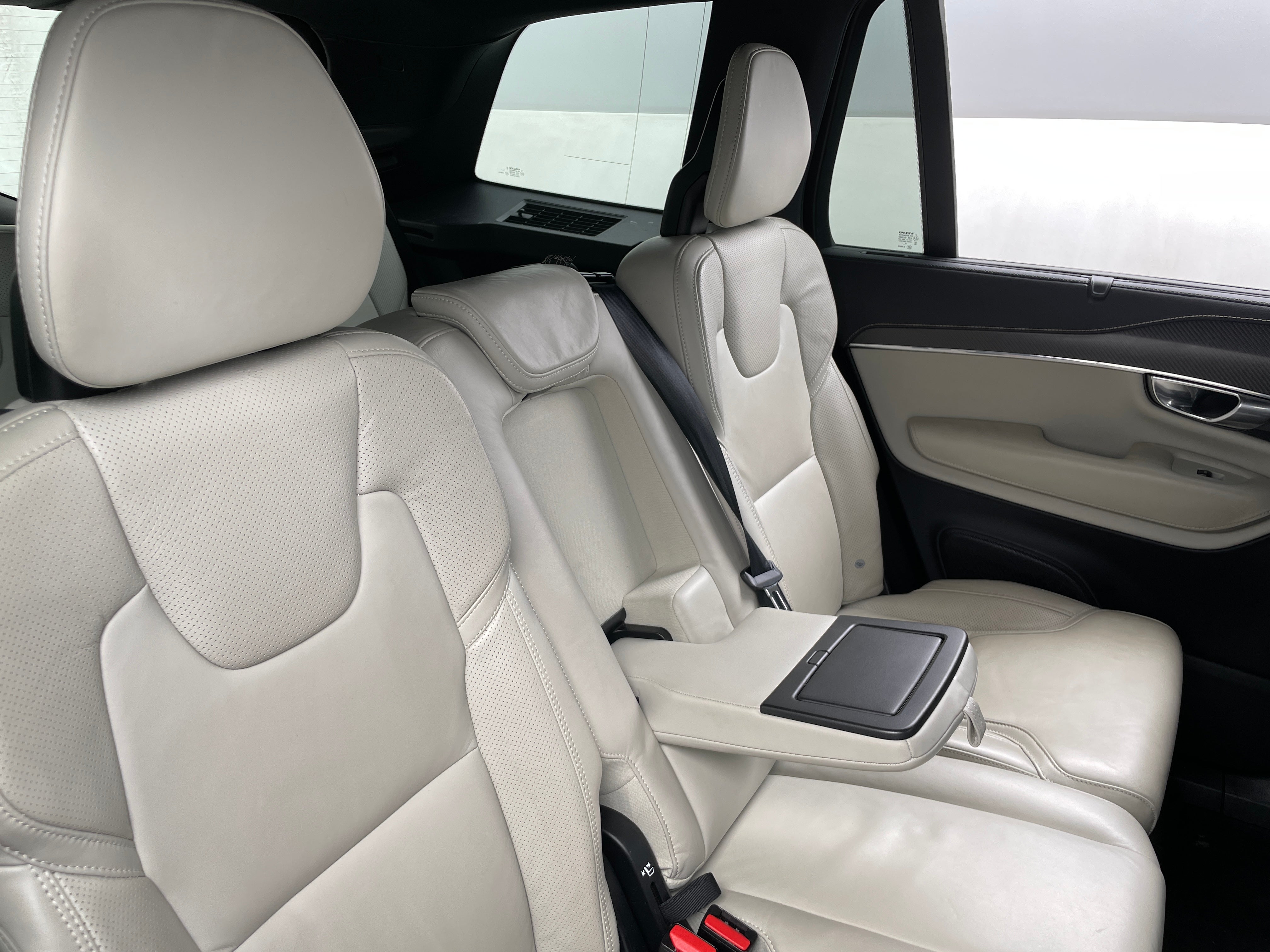 2020 Volvo XC90 T8 R-Design 5