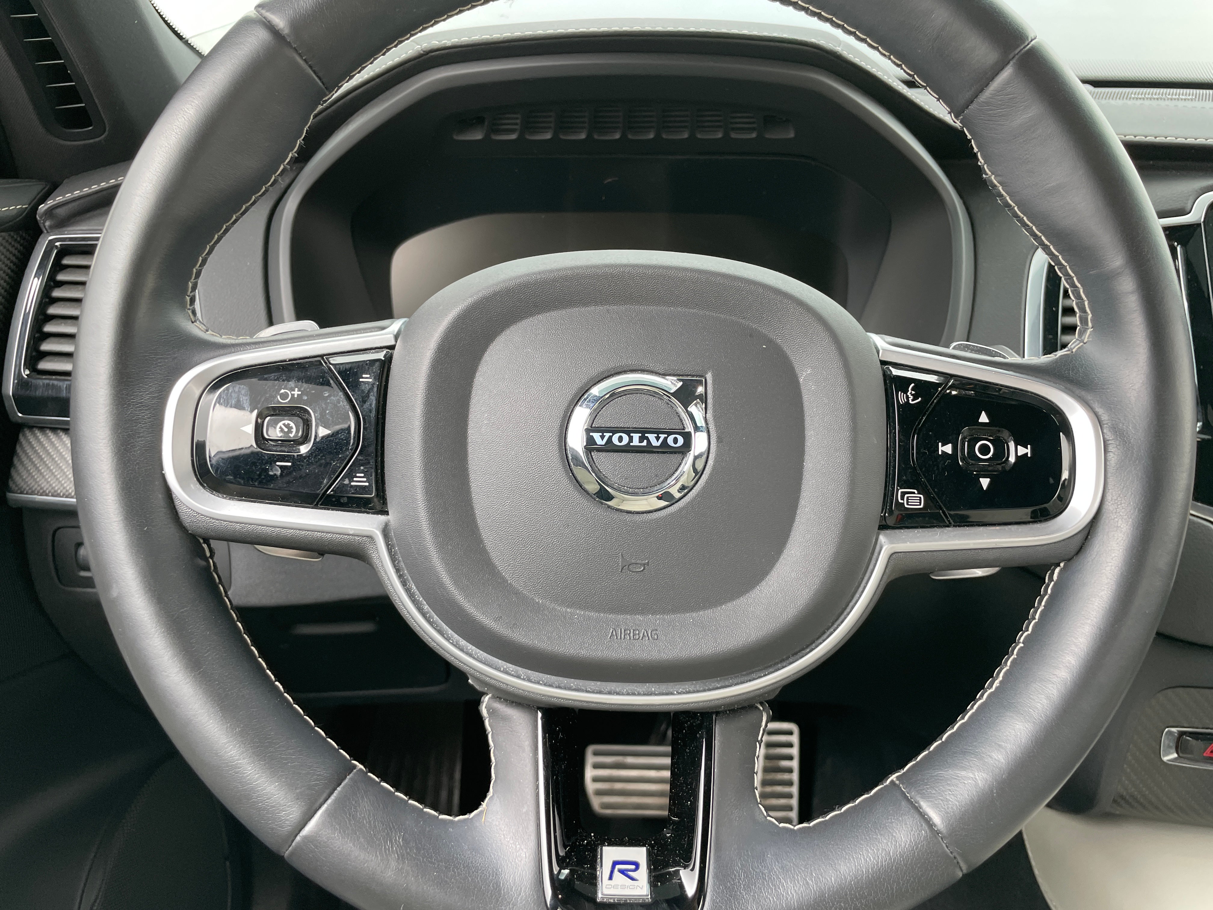 2020 Volvo XC90 T8 R-Design 4