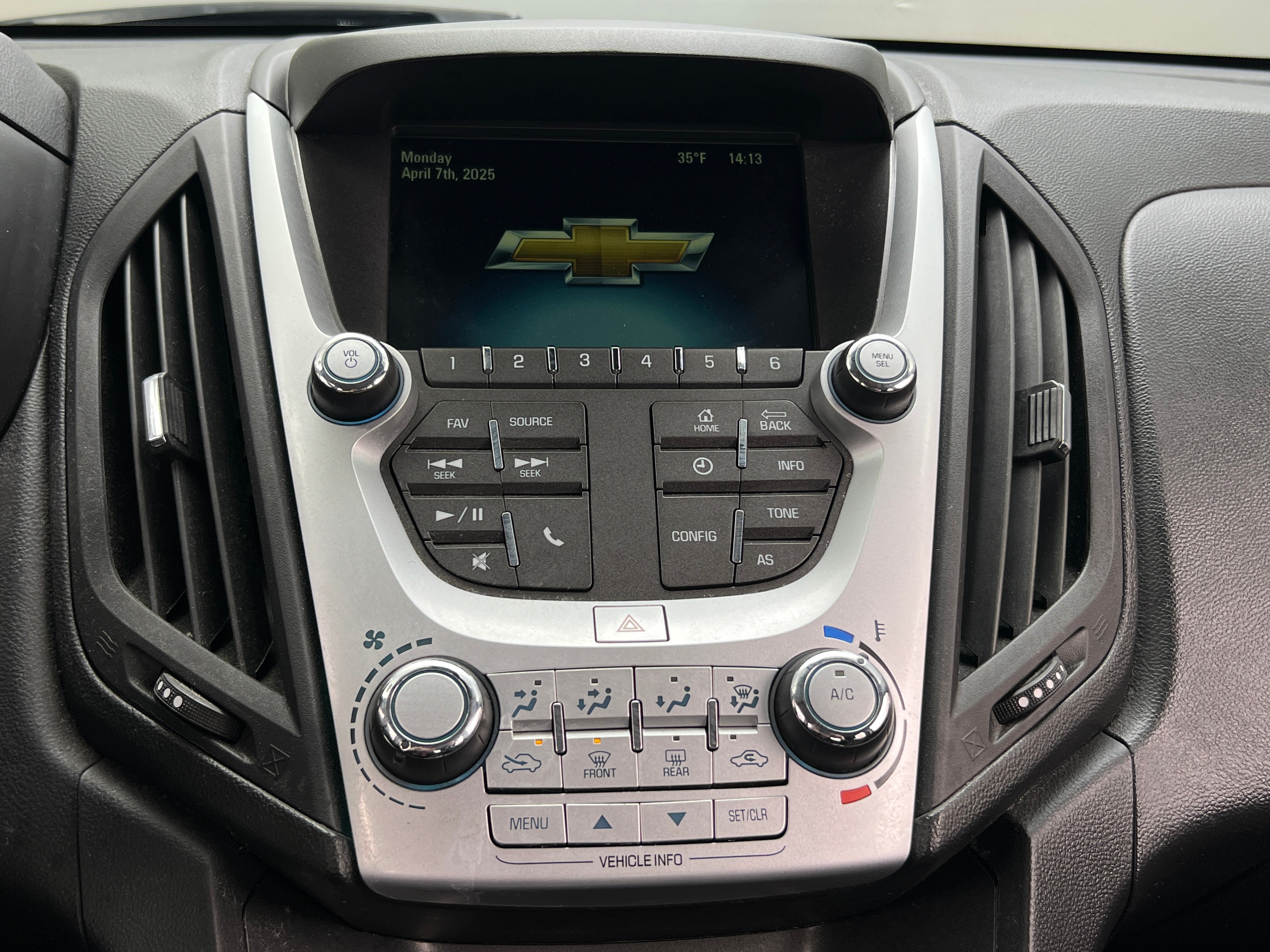 2017 Chevrolet Equinox LS 4
