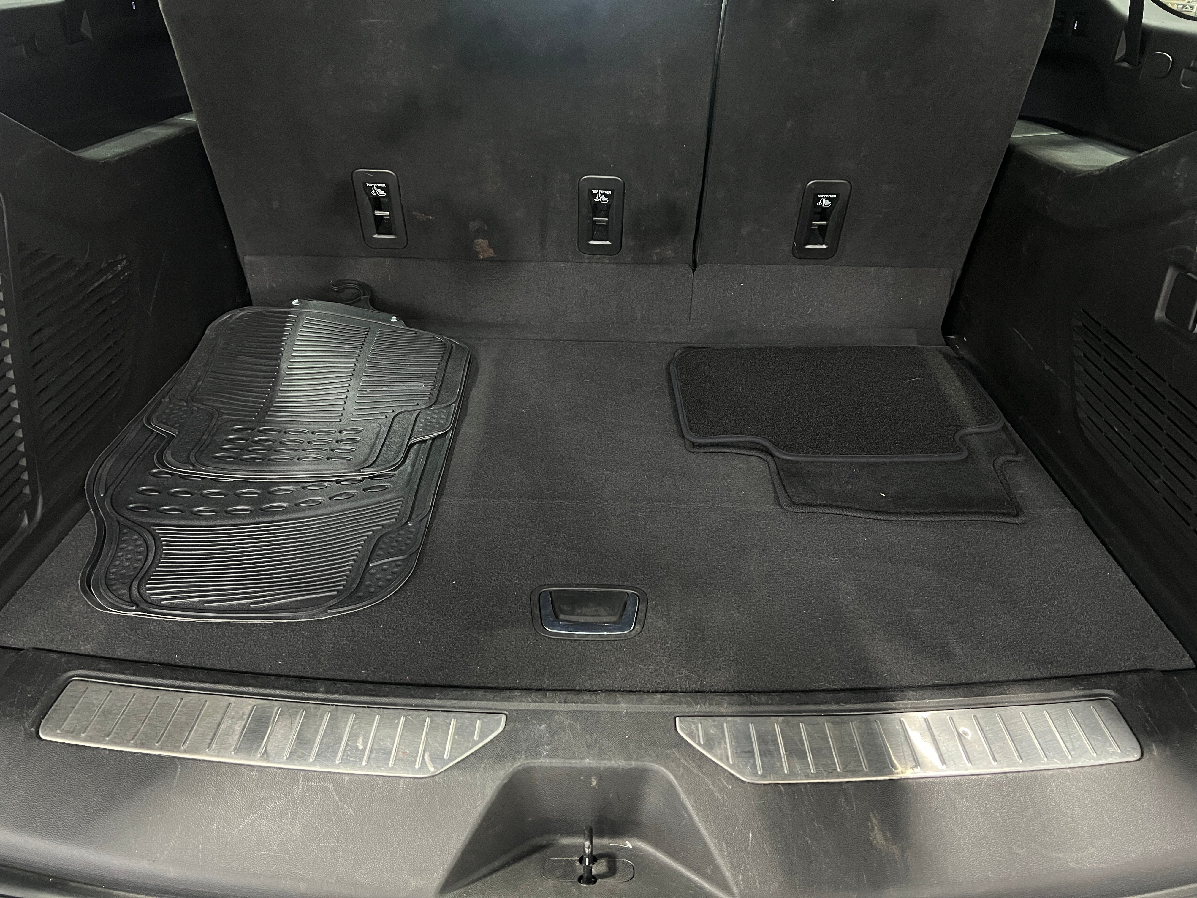 2023 Chevrolet Suburban Premier 6