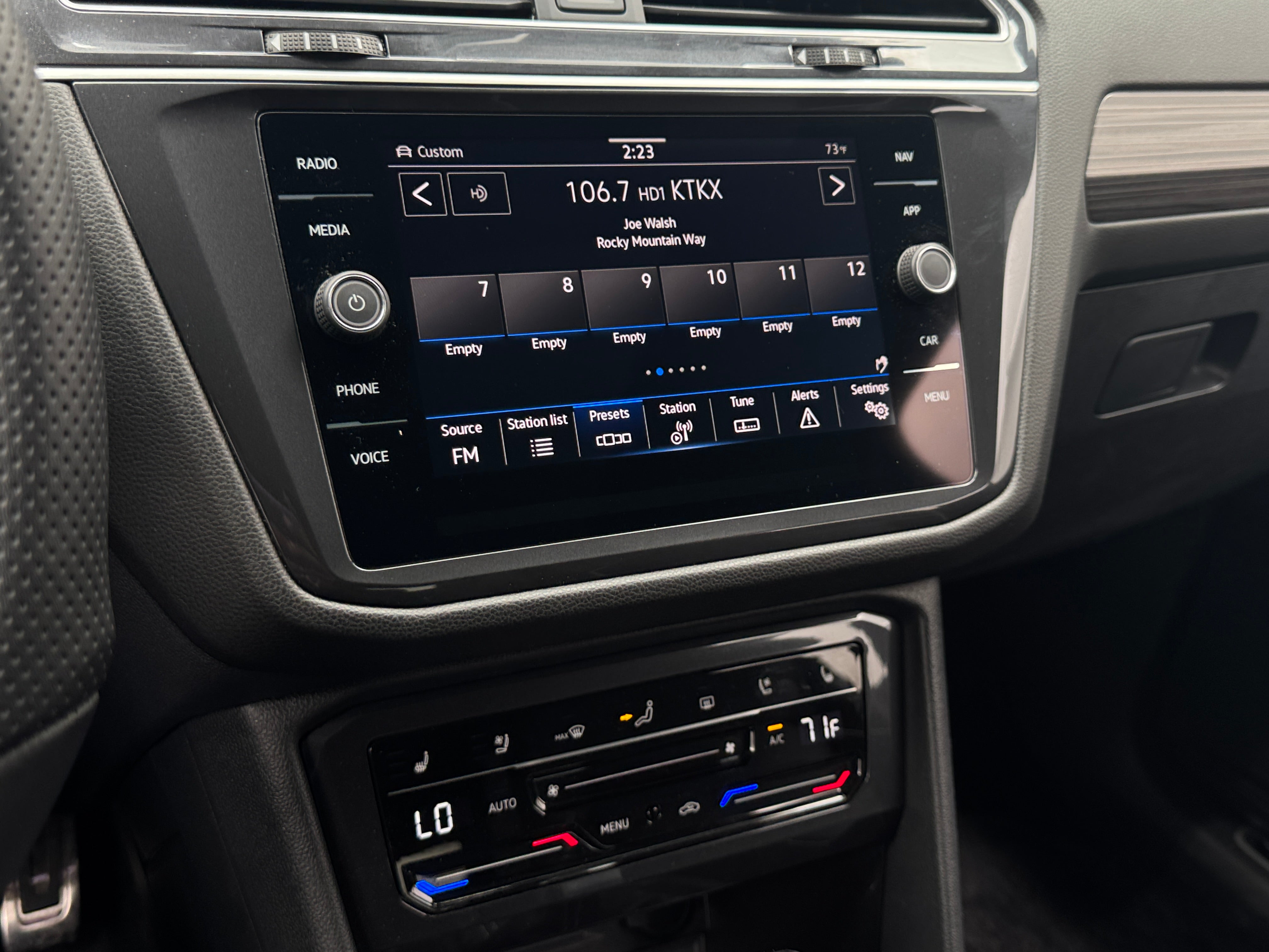 2024 Volkswagen Tiguan SE R-Line 3