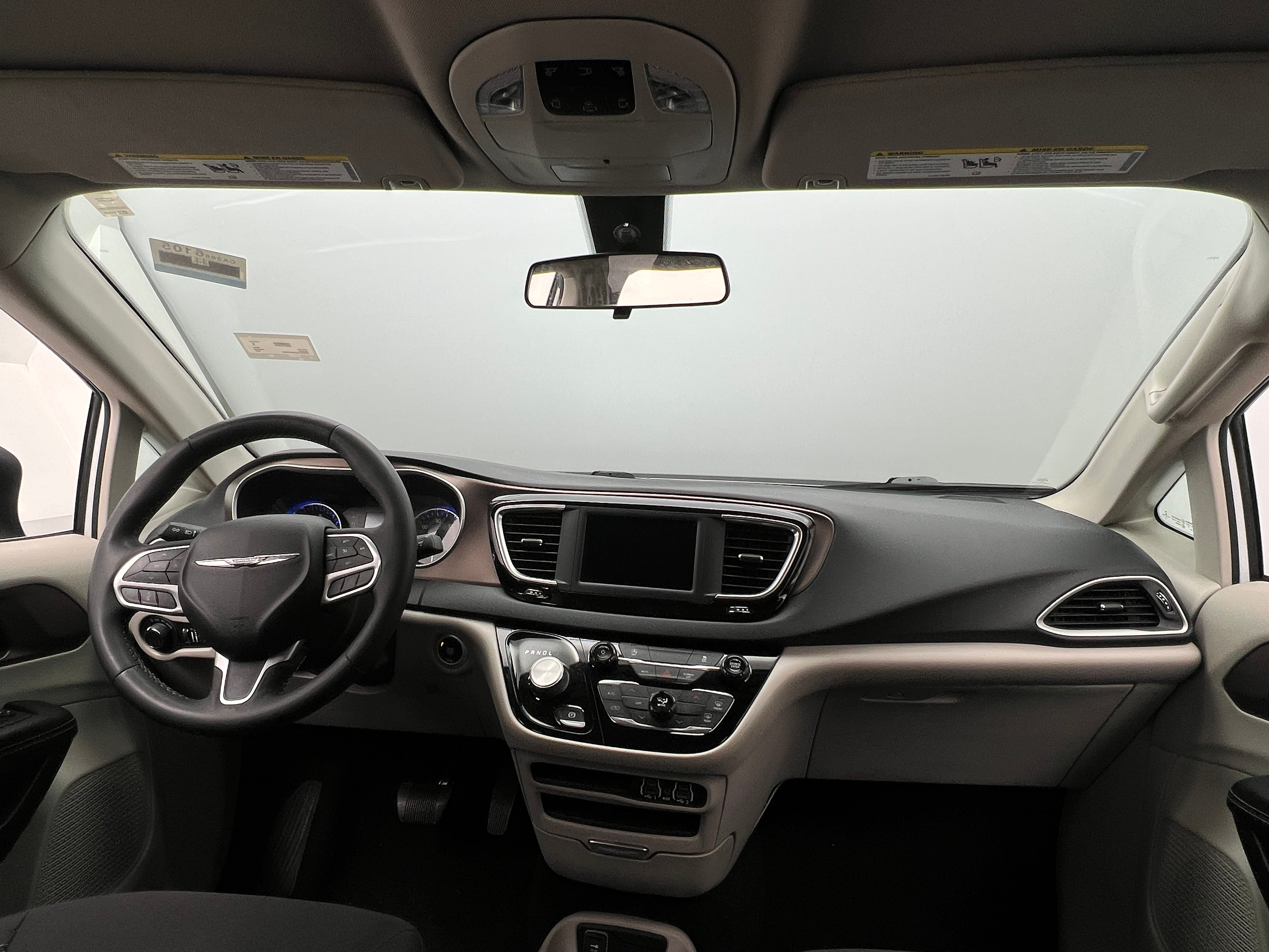 2022 Chrysler Voyager LX 3