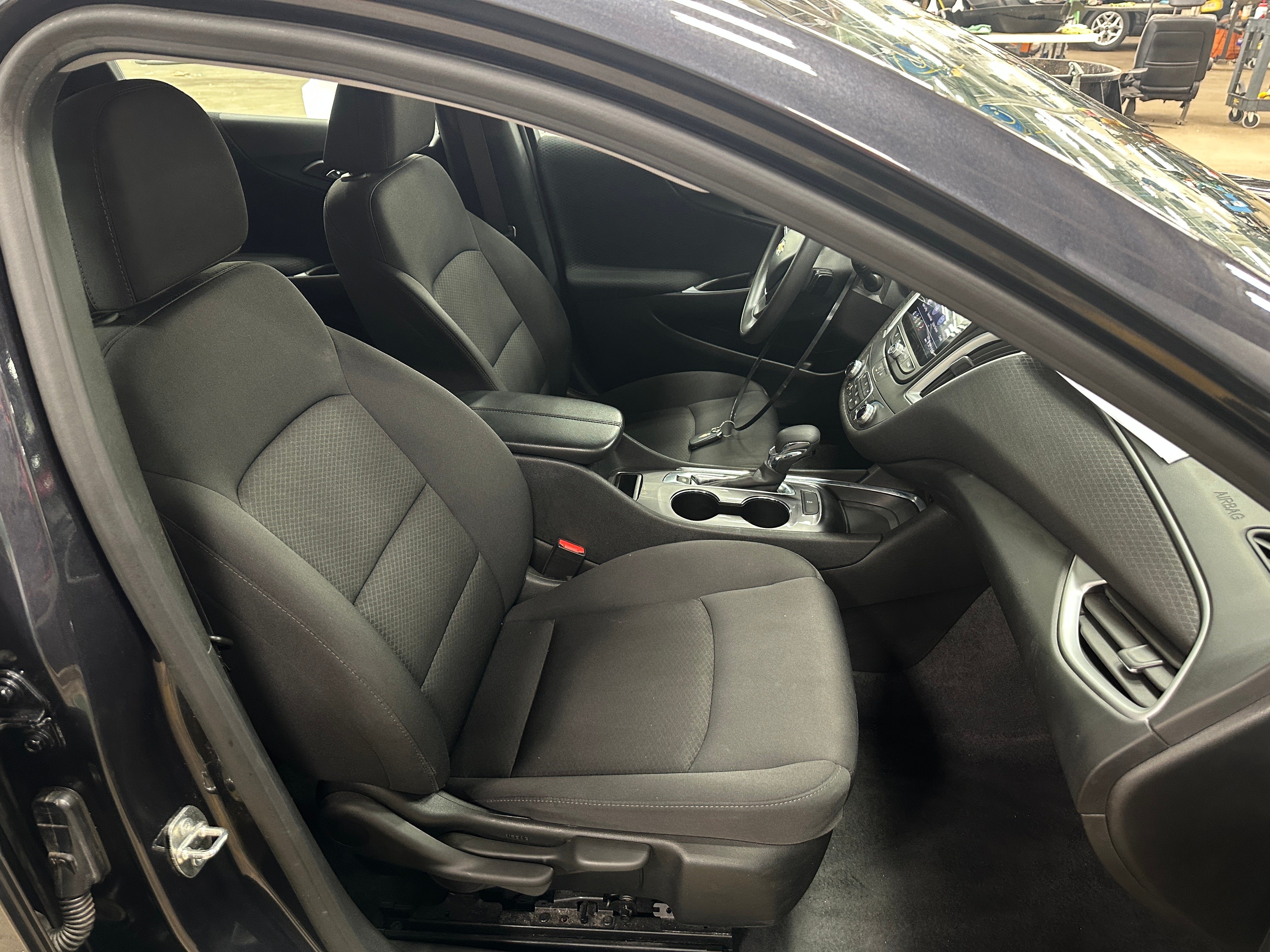 2023 Chevrolet Malibu LT 2