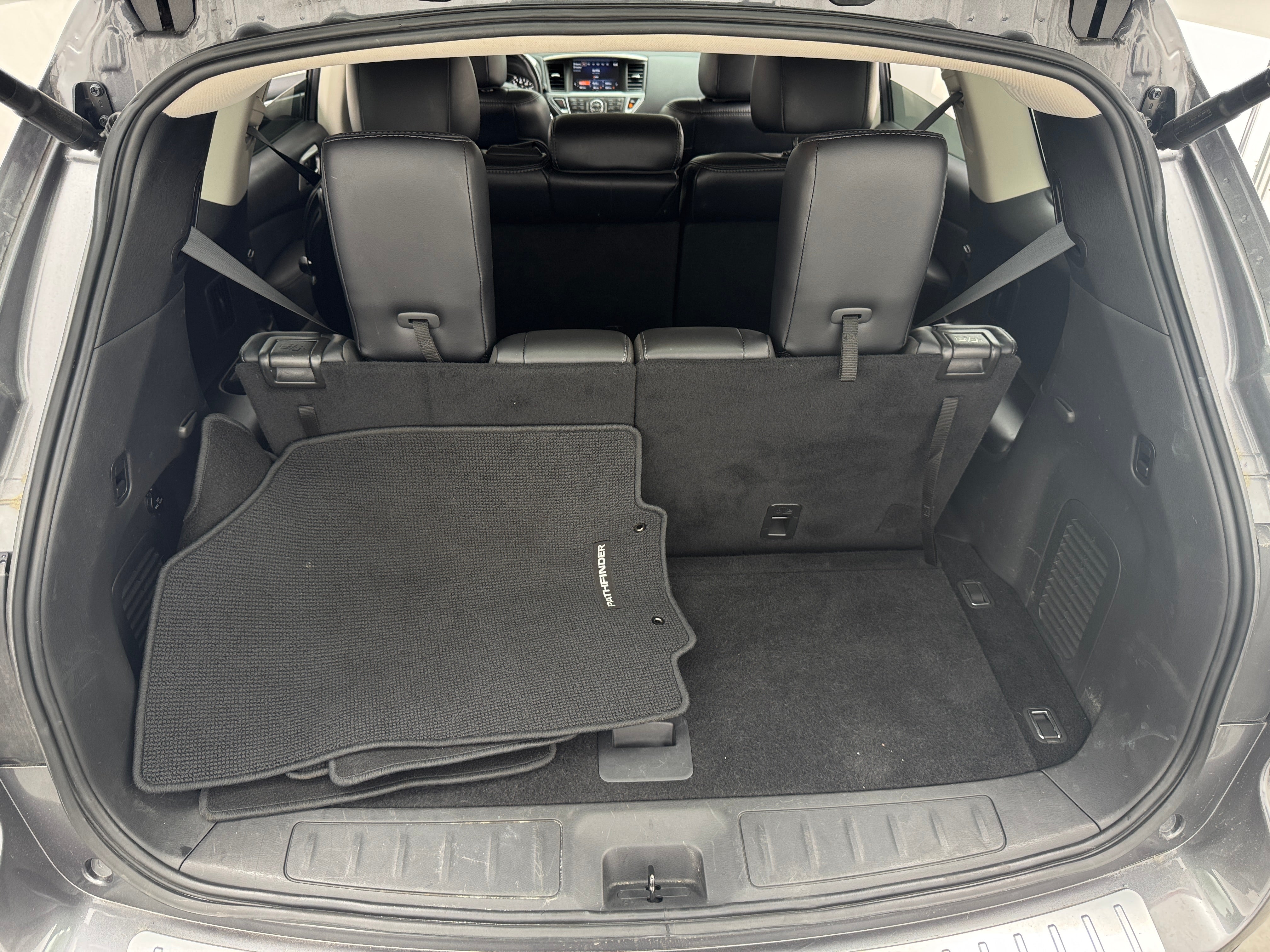 2017 Nissan Pathfinder SL 6