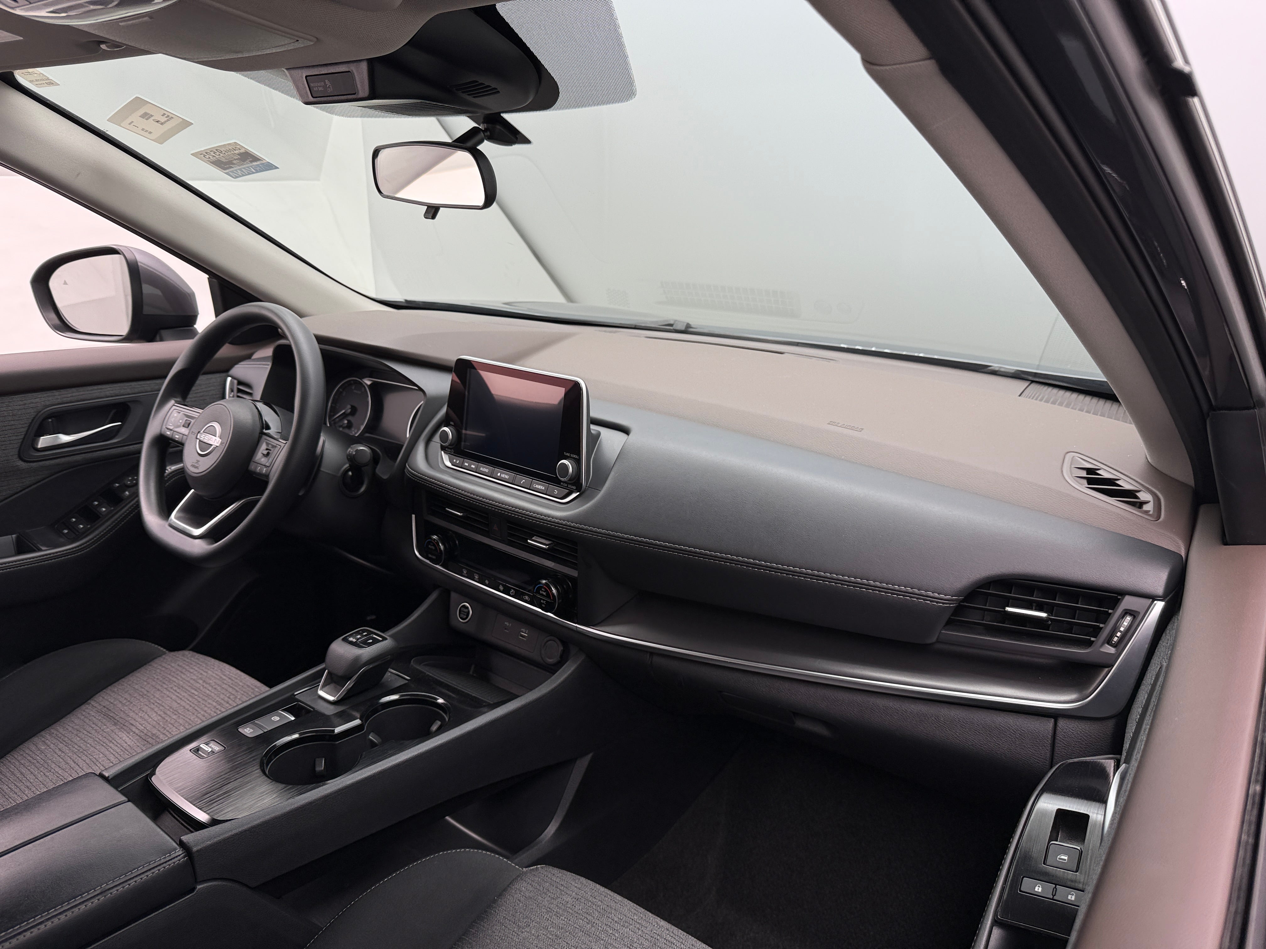 2023 Nissan Rogue SV 3
