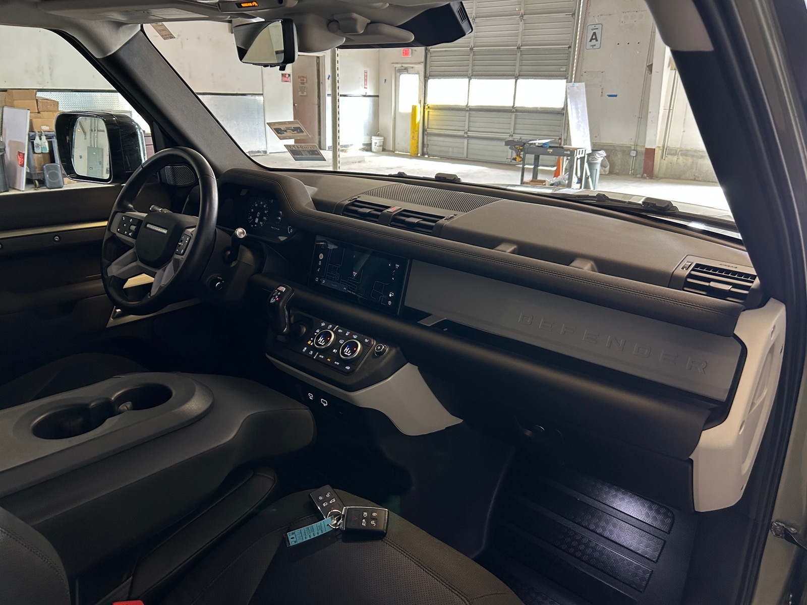 Thumbnail: 2021 Land Rover Defender - 2