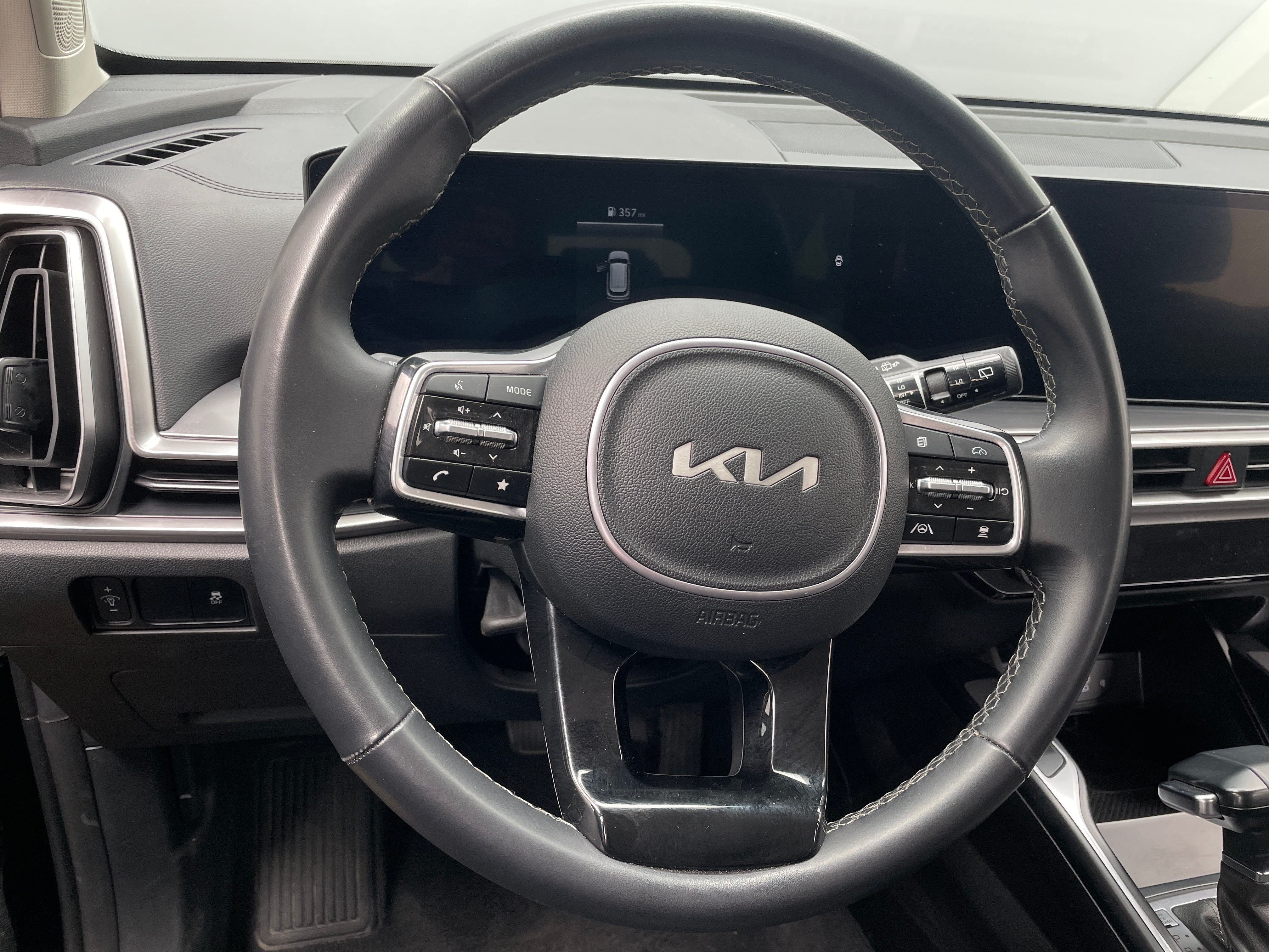 2024 Kia Sorento S 4