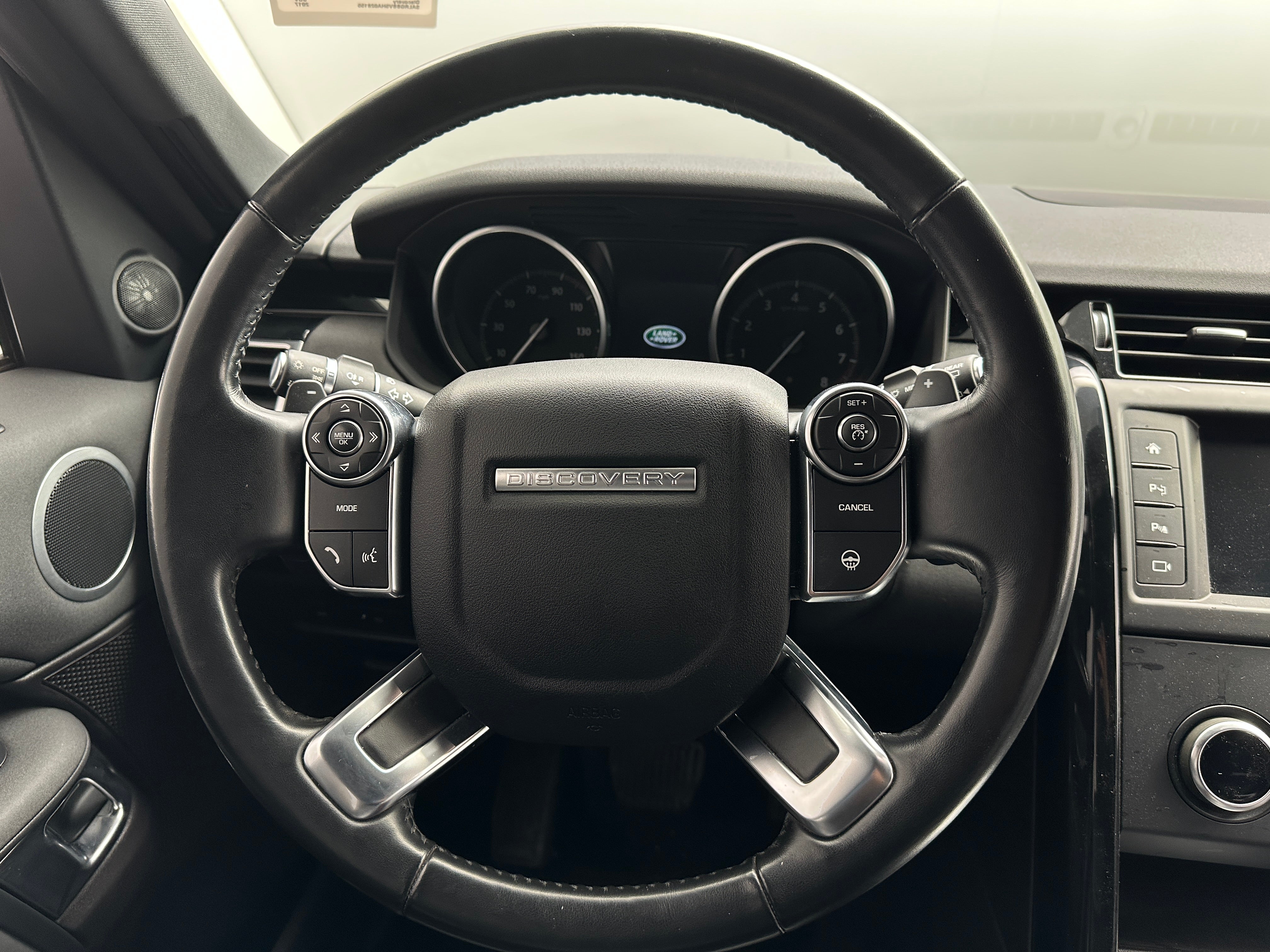 2017 Land Rover Discovery SE 4