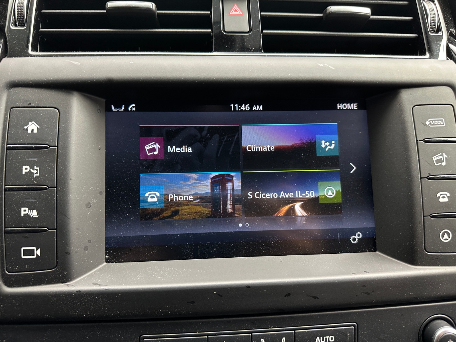 Thumbnail: 2017 Land Rover Discovery - 3