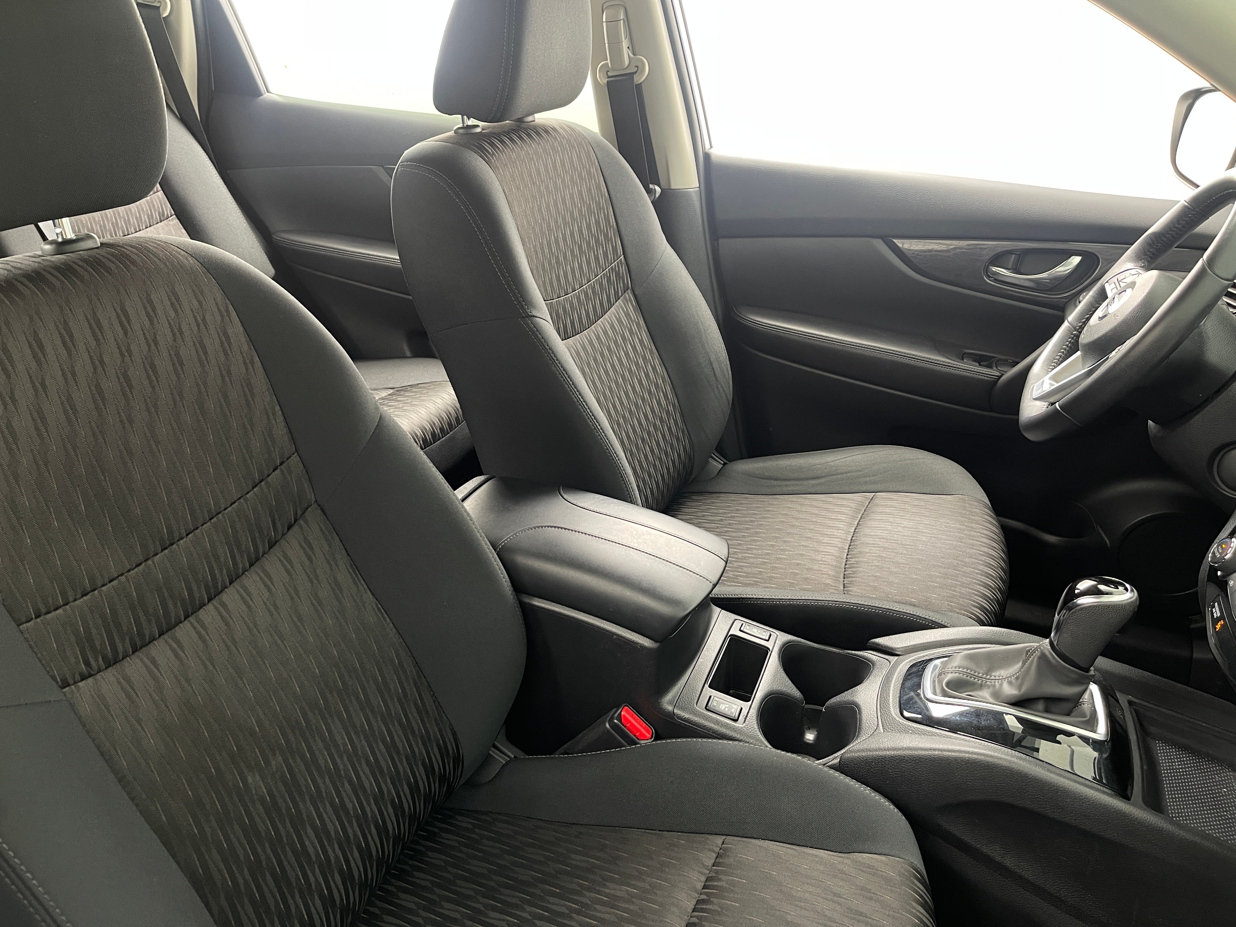 2018 Nissan Rogue SV 2