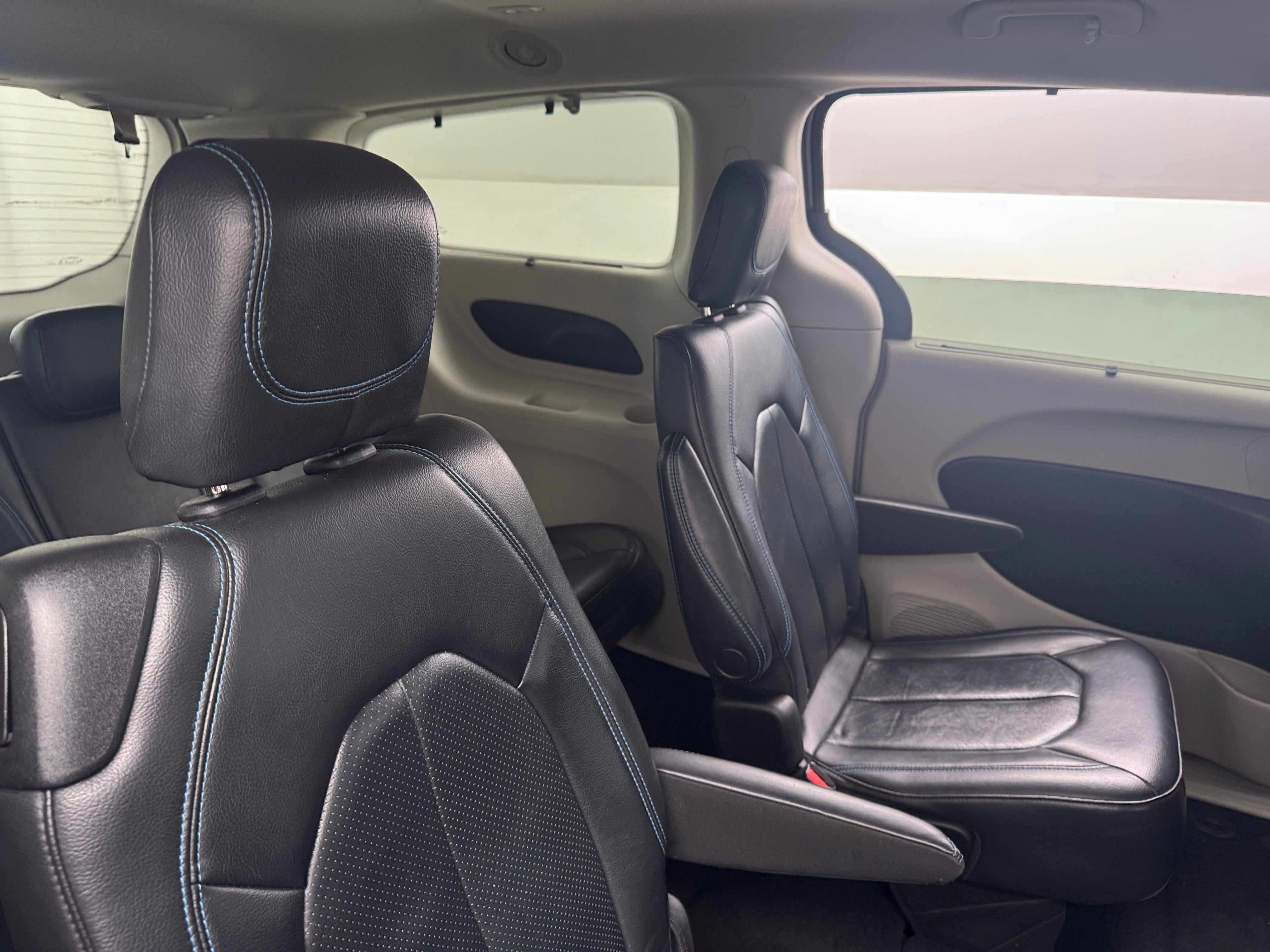 2021 Chrysler Pacifica Touring L 6