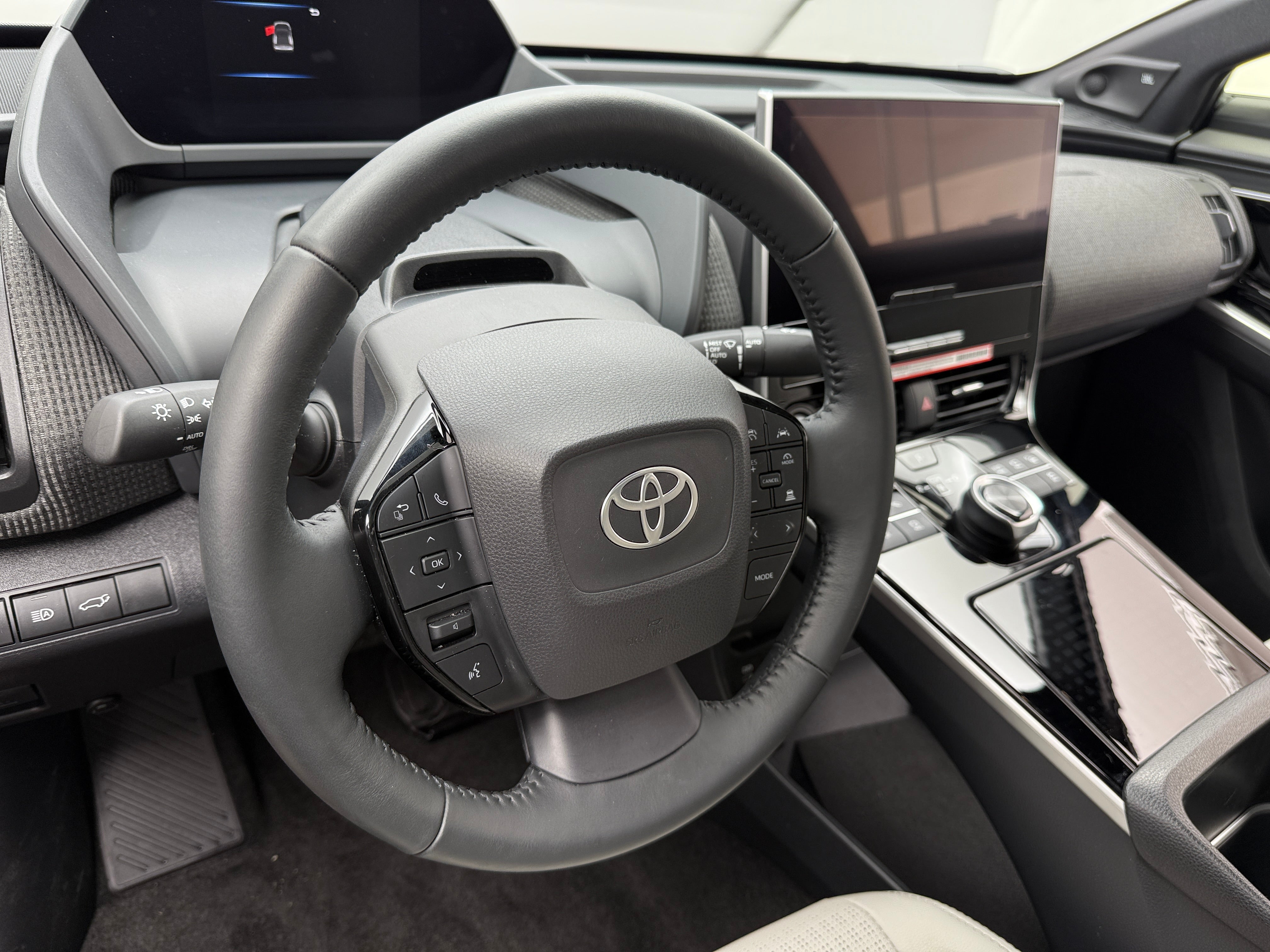 2024 Toyota bZ4X Limited 4