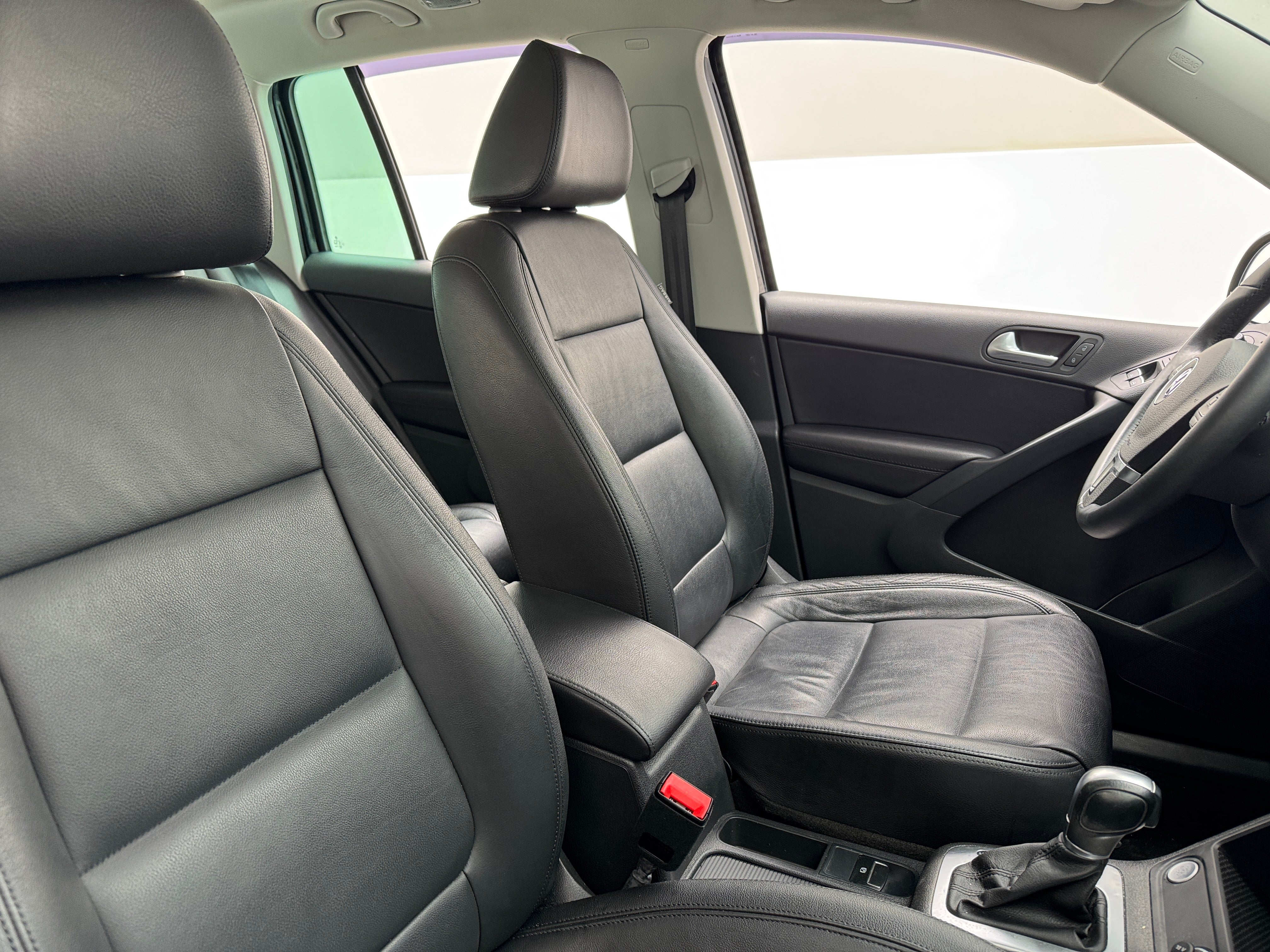 2017 Volkswagen Tiguan Sport 2