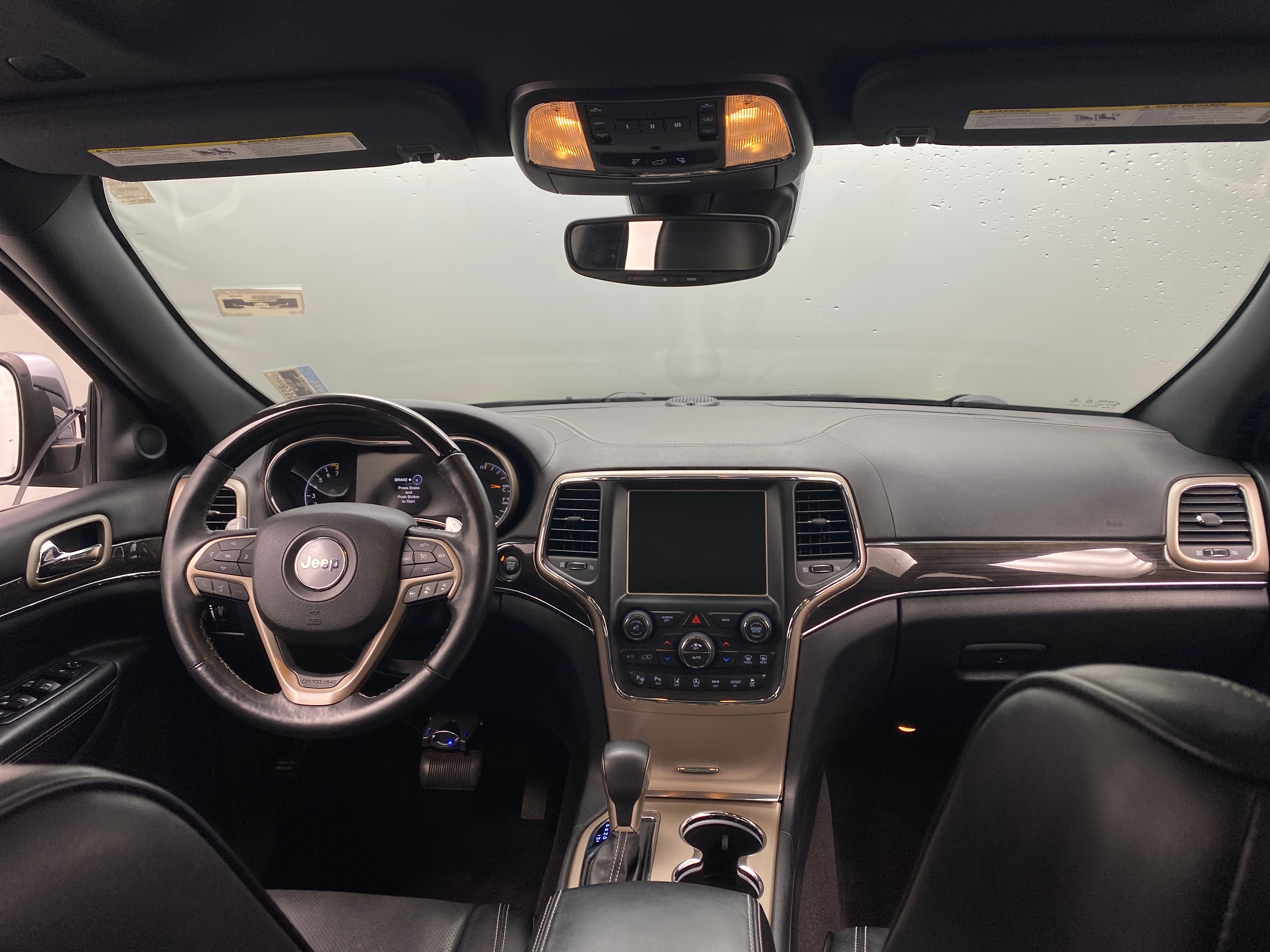 2017 Jeep Grand Cherokee Overland 2