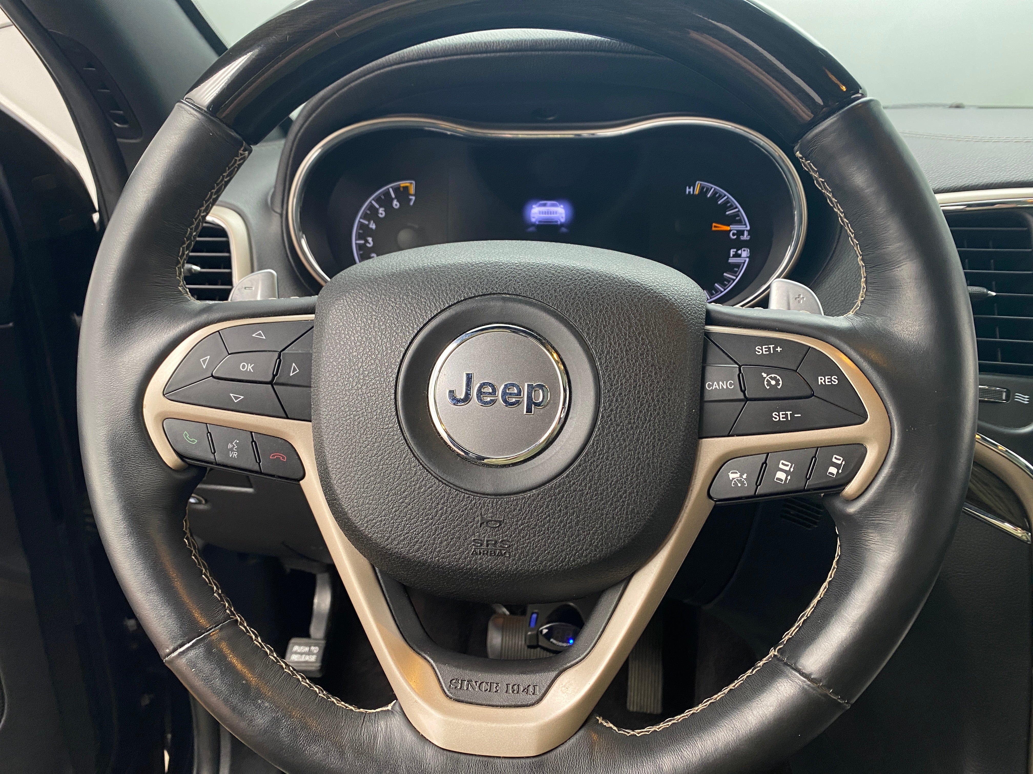 2017 Jeep Grand Cherokee Overland 4