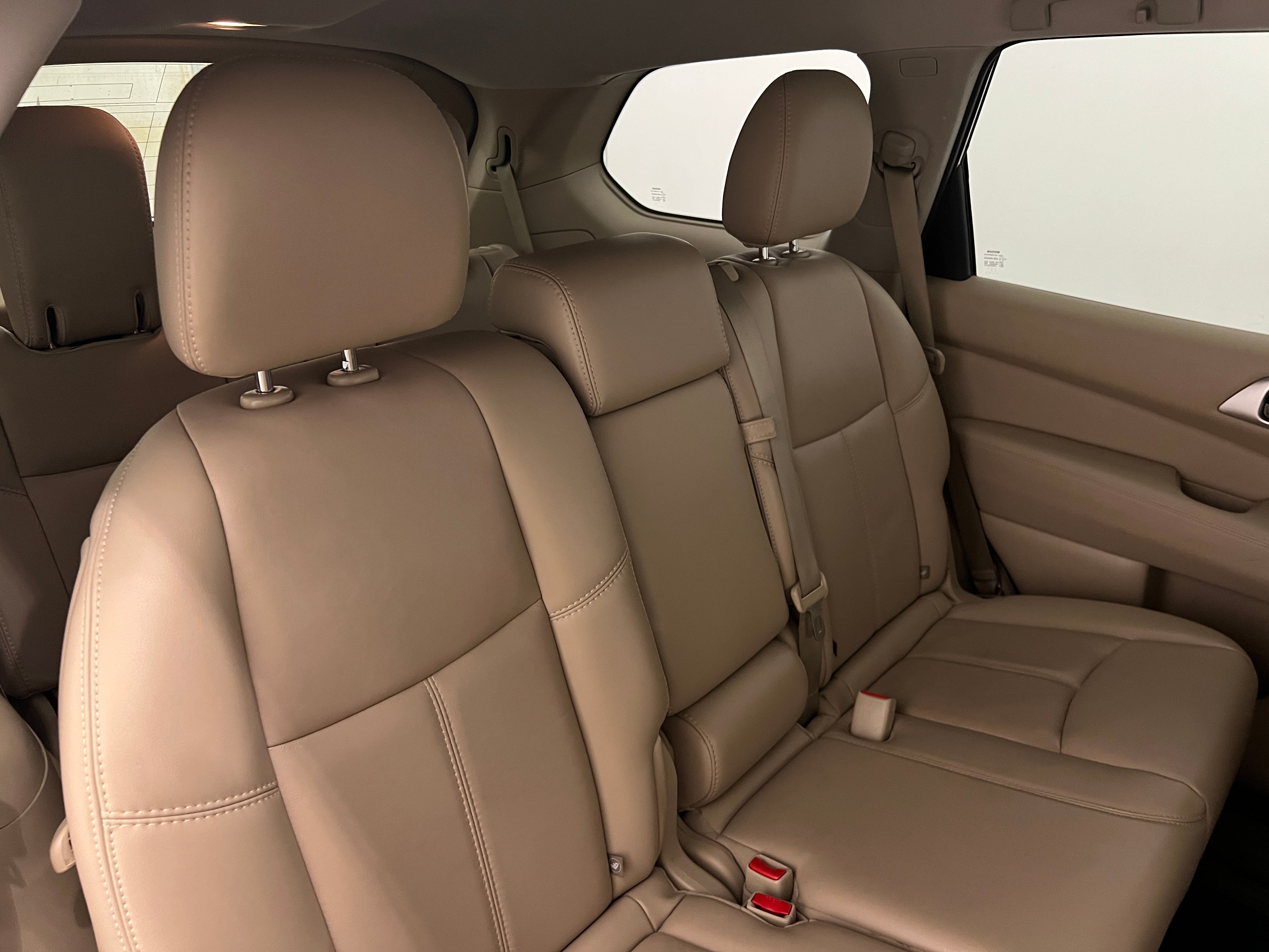 2017 Nissan Pathfinder SL 5
