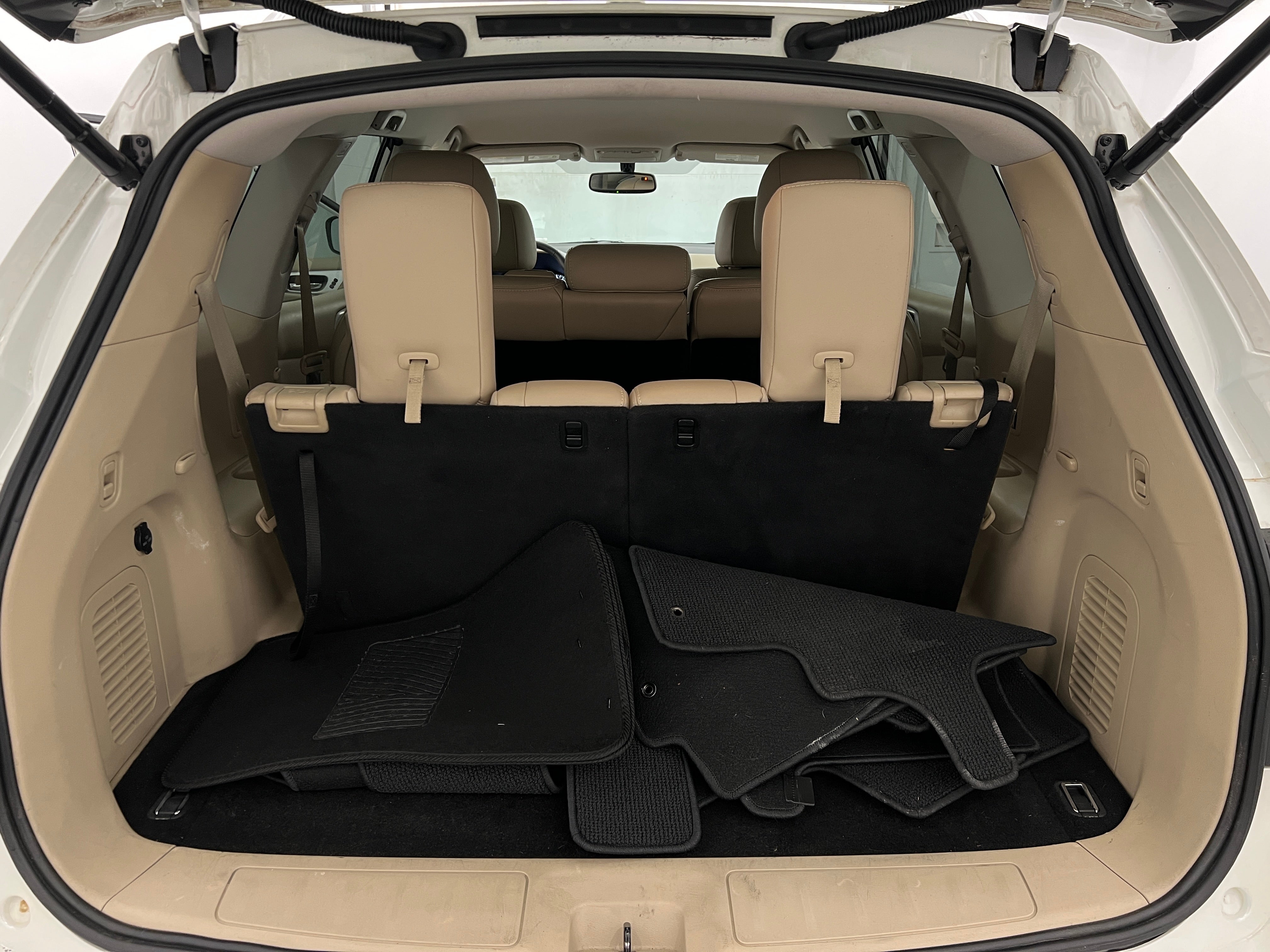 2017 Nissan Pathfinder SL 6