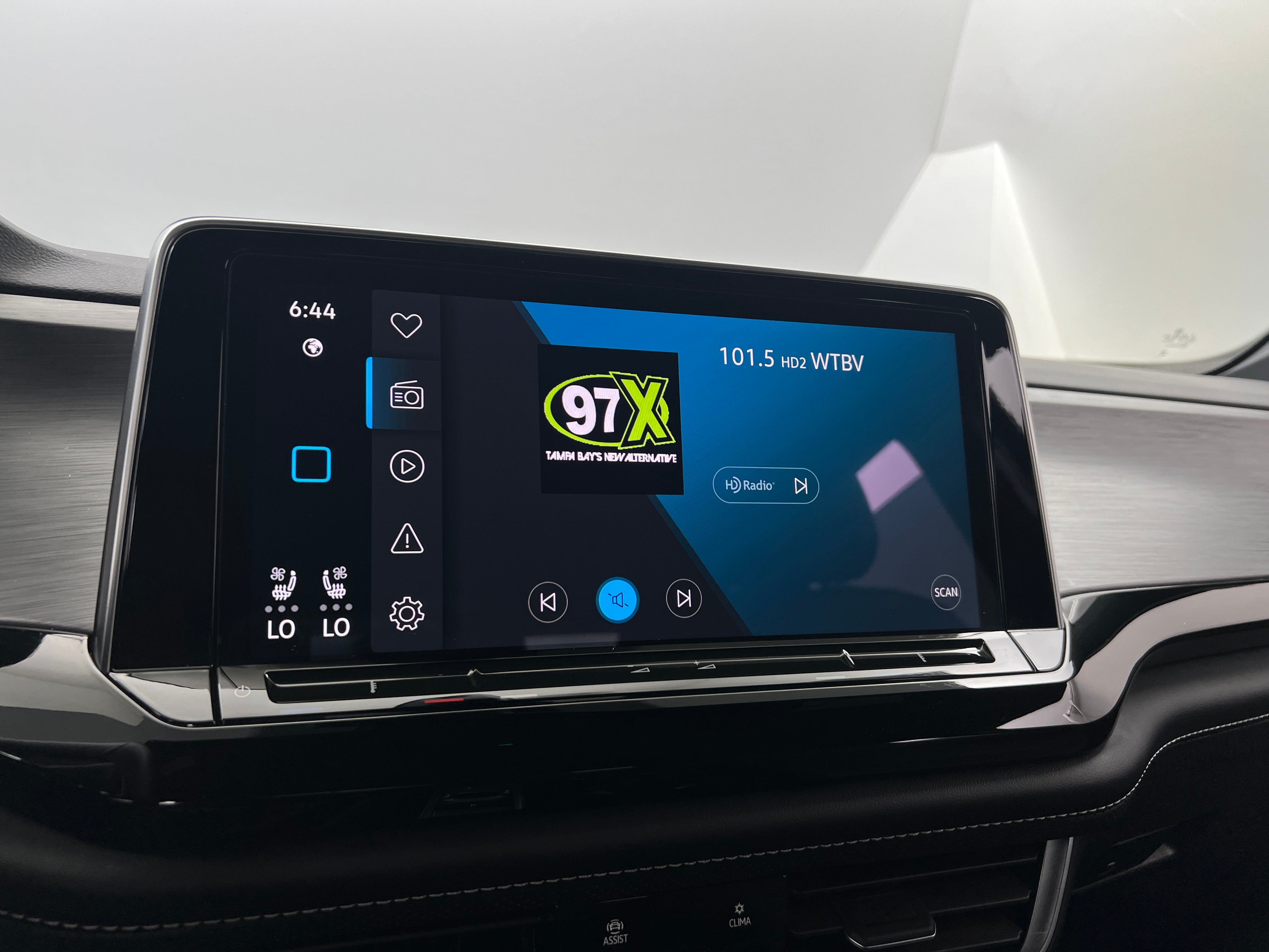2024 Volkswagen Atlas SE 3