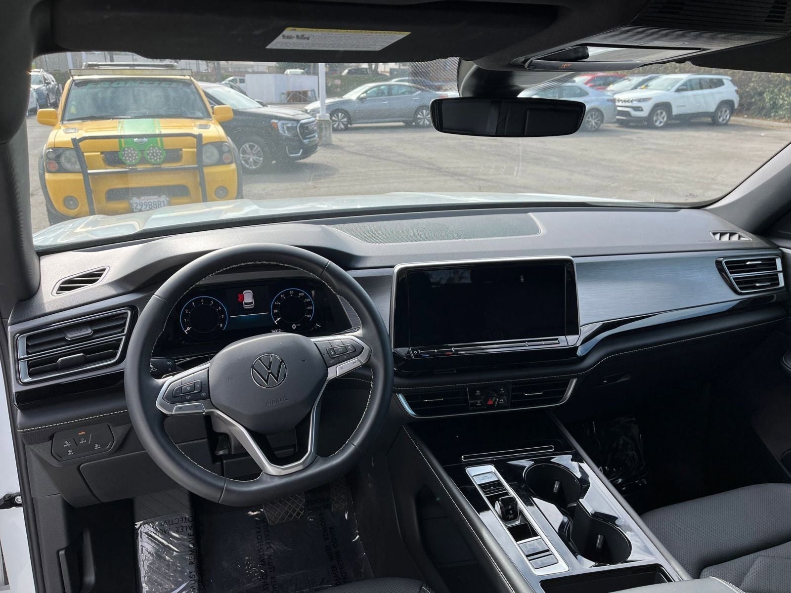 2024 Volkswagen Atlas SE 3