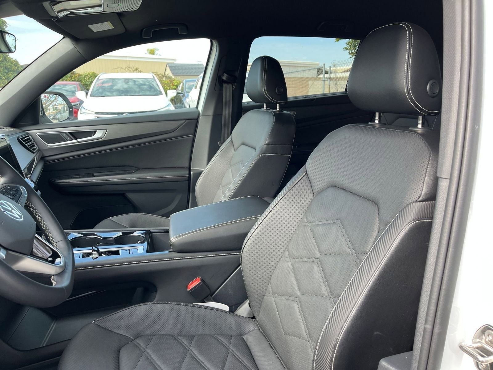 2024 Volkswagen Atlas SE 2