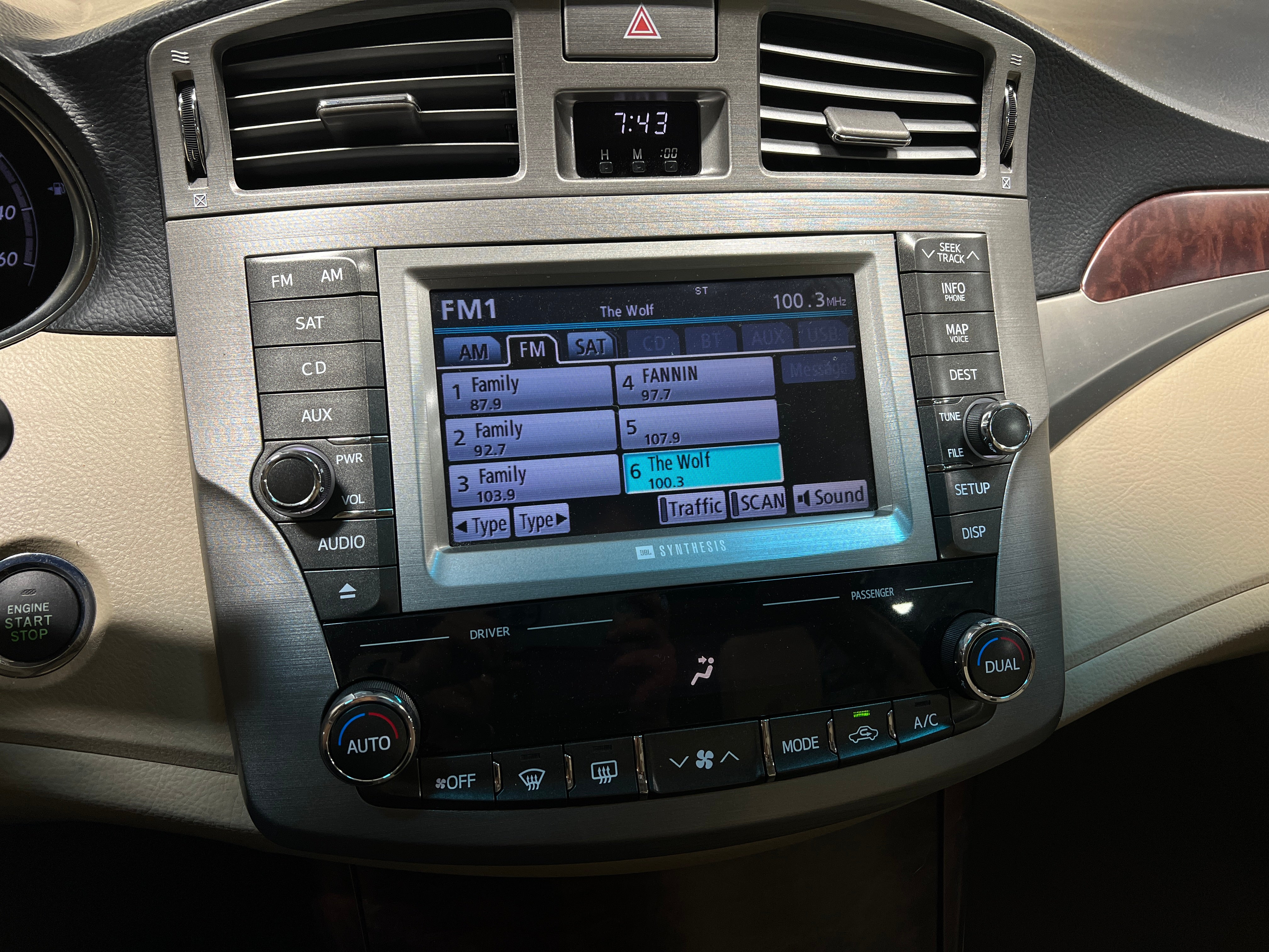 2011 Toyota Avalon Limited 3