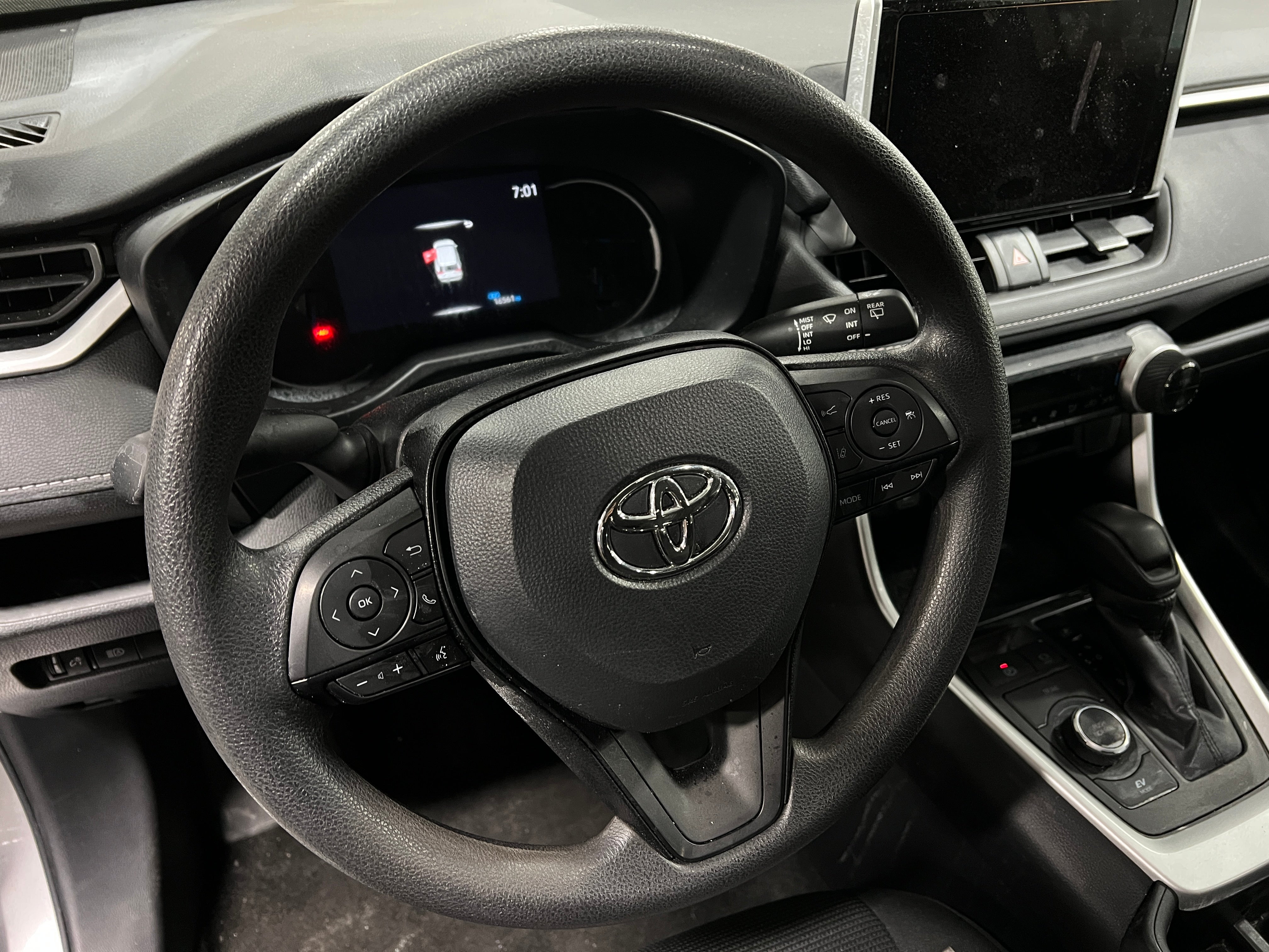 2024 Toyota RAV4 LE 5